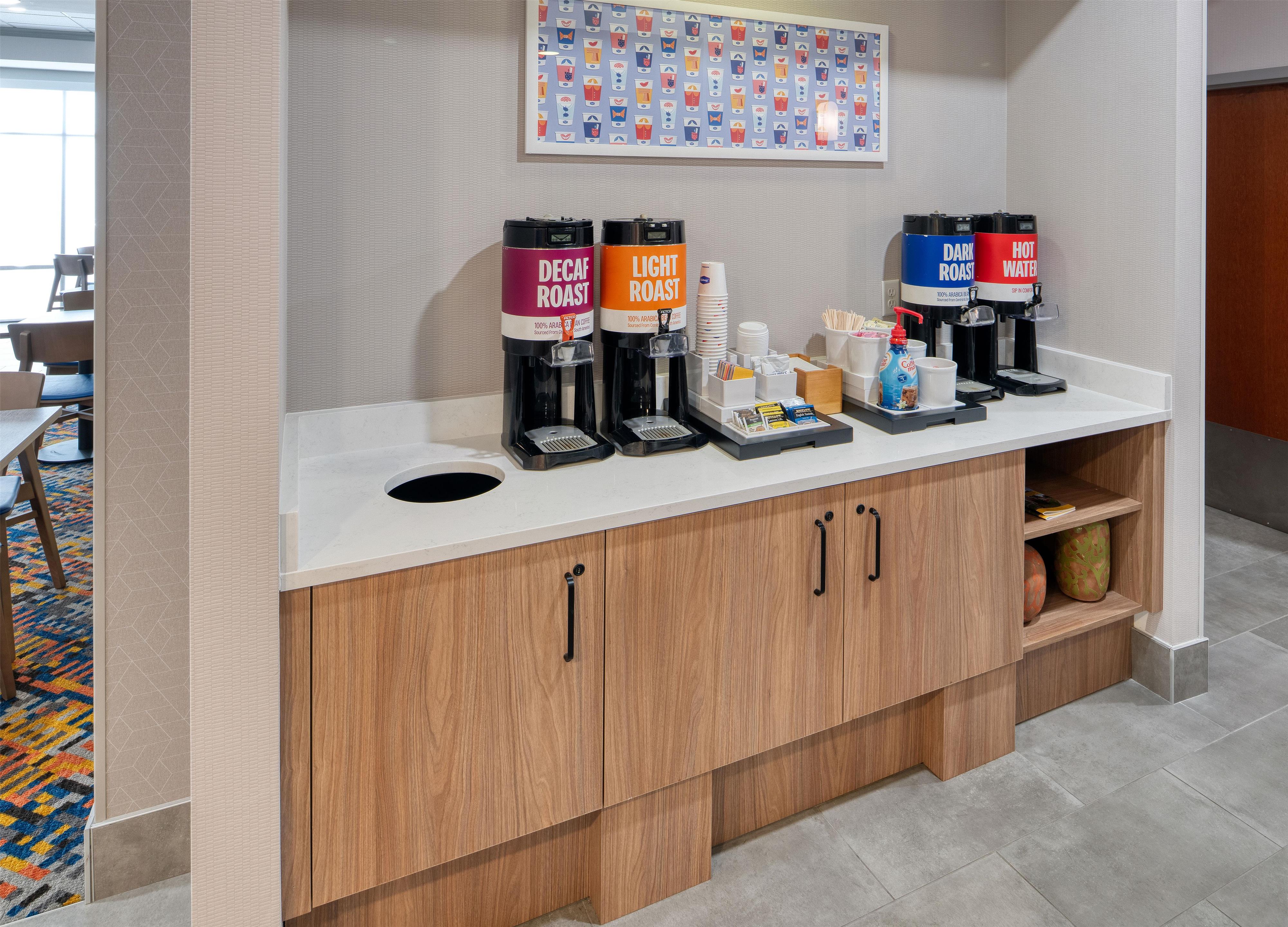 Breakfast Area | Hampton Inn Tomah