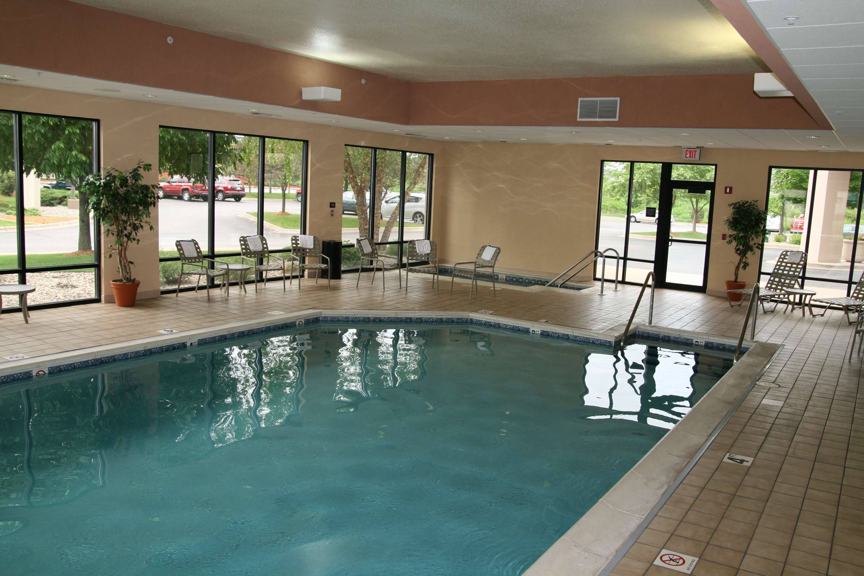 Pool | Hampton Inn La Crosse/Onalaska