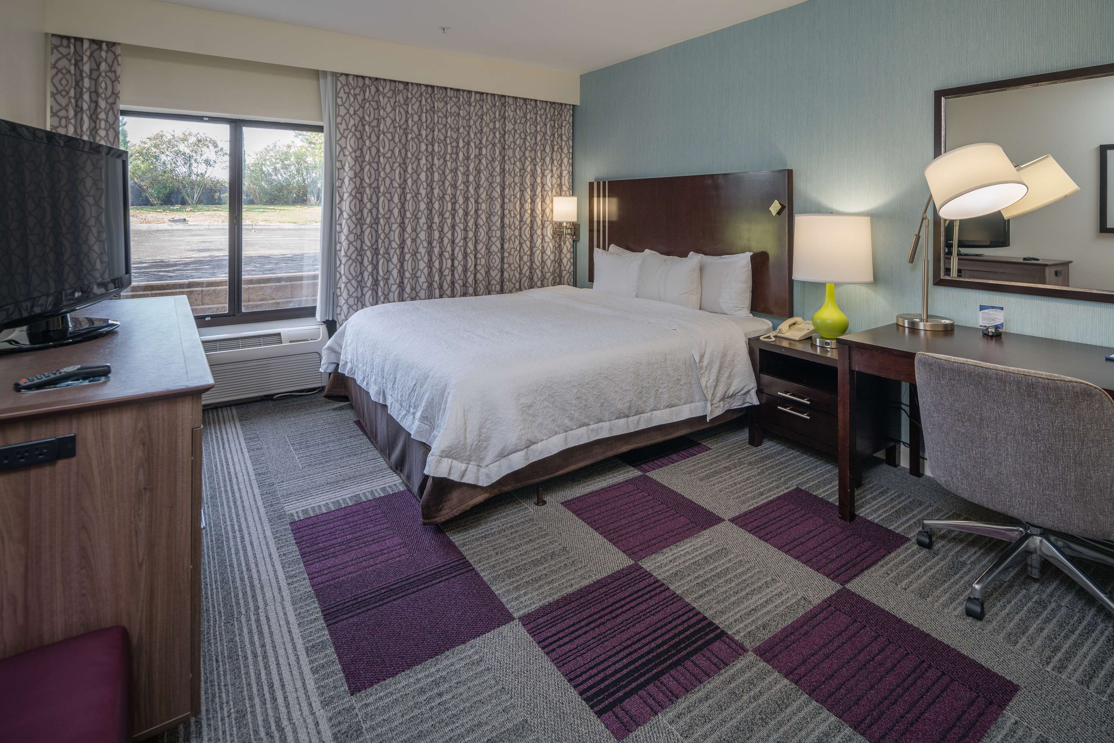 Hampton Inn Livermore Room Type - 1 KNG ACCESSIBLE TUB NS