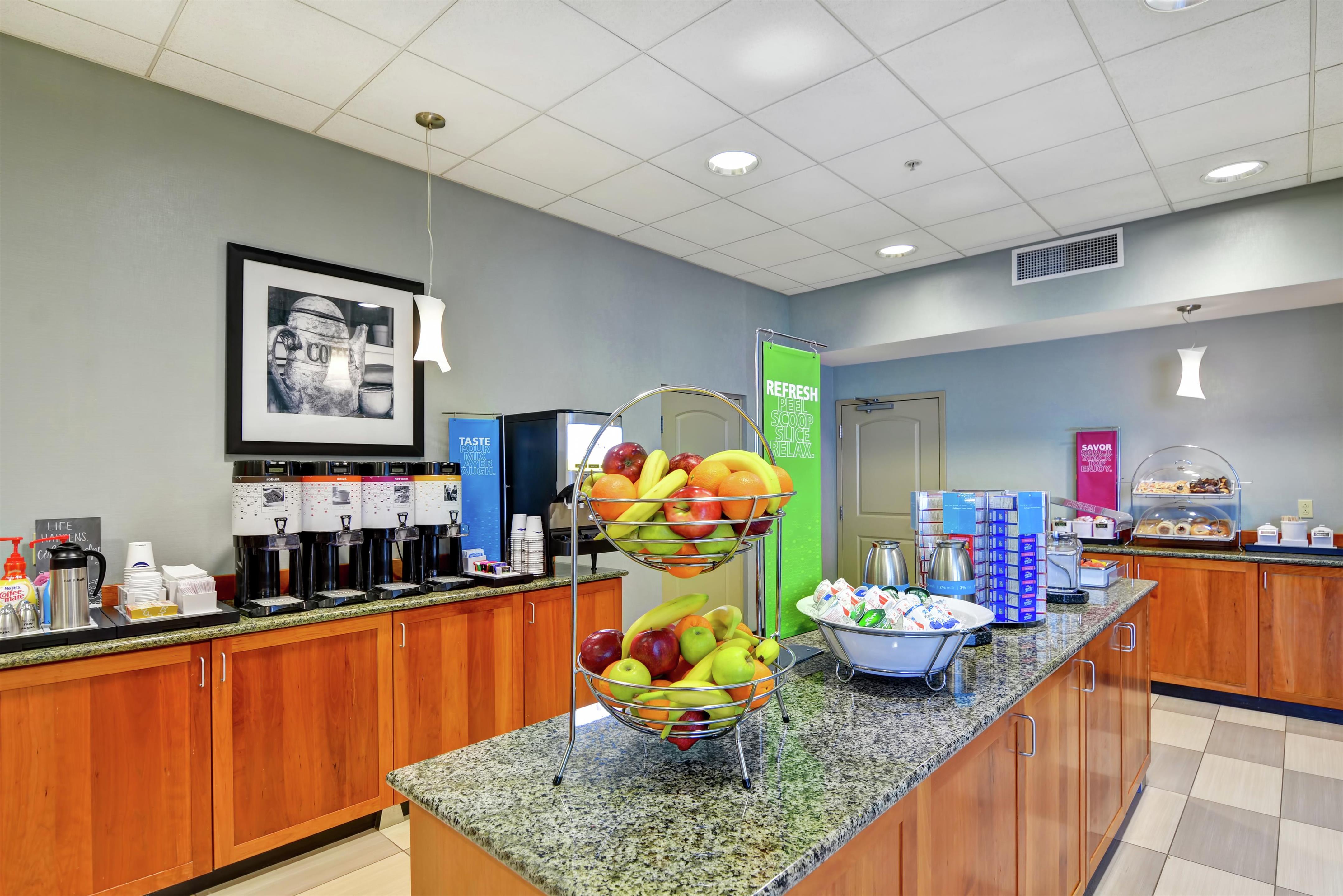 Restaurant | Hampton Inn Lewisburg