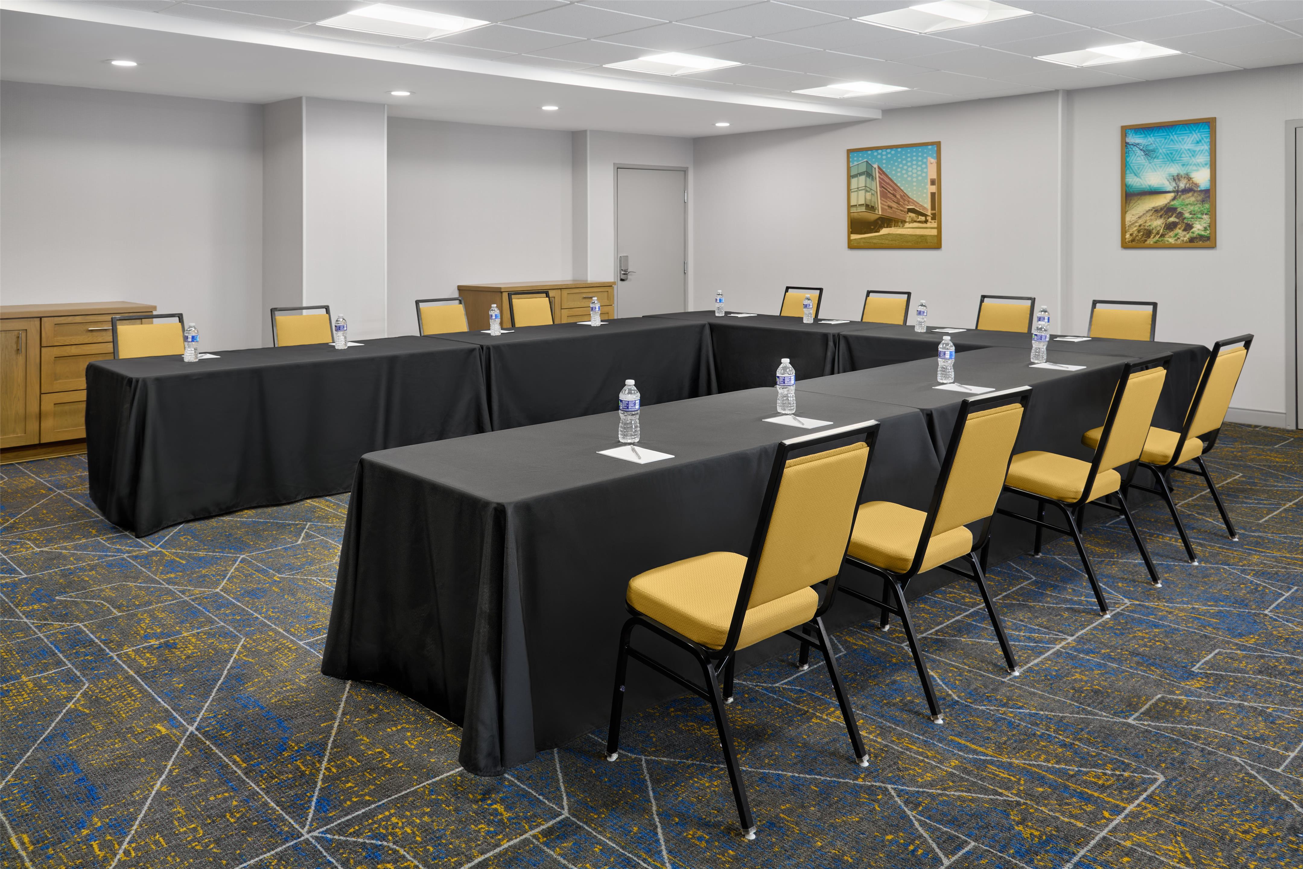 Meeting Room | Hampton Inn Lawrence