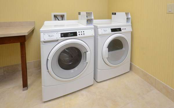  - Hampton Inn & Suites Lynchburg