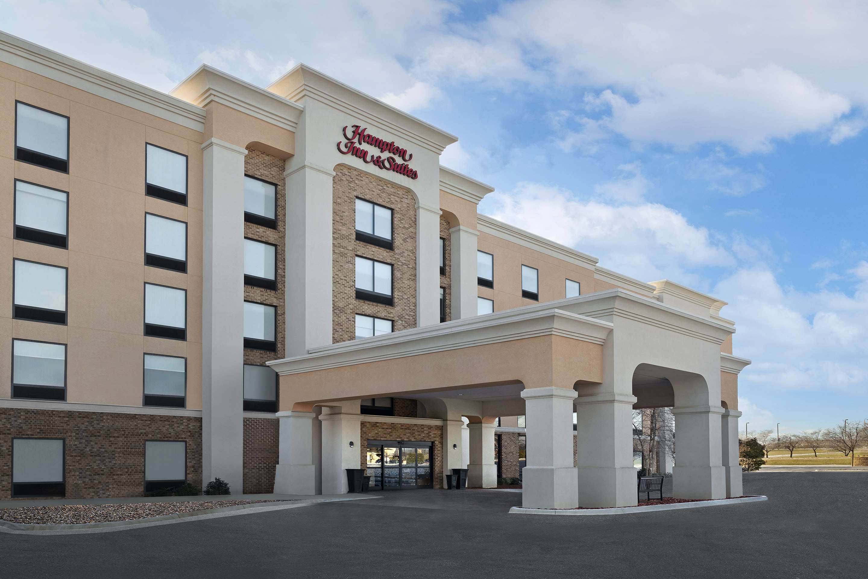 Exterior | Hampton Inn & Suites Lynchburg