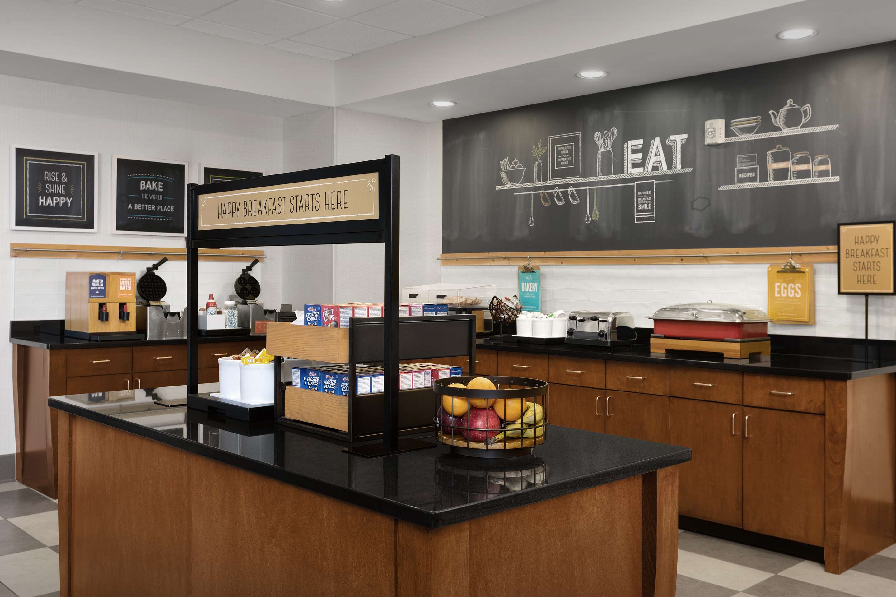 Breakfast Area | Hampton Inn & Suites Lynchburg