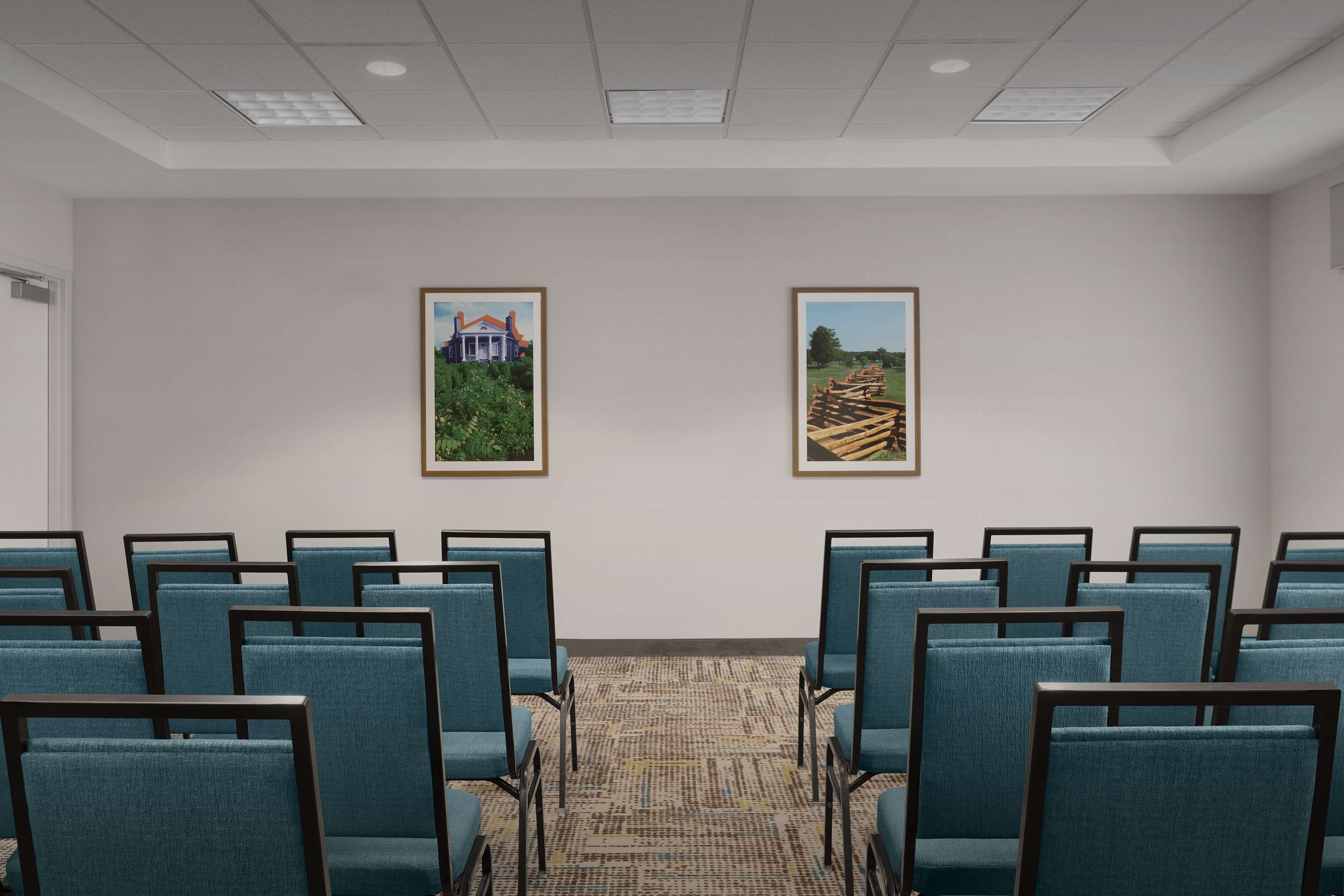 Meeting Room | Hampton Inn & Suites Lynchburg