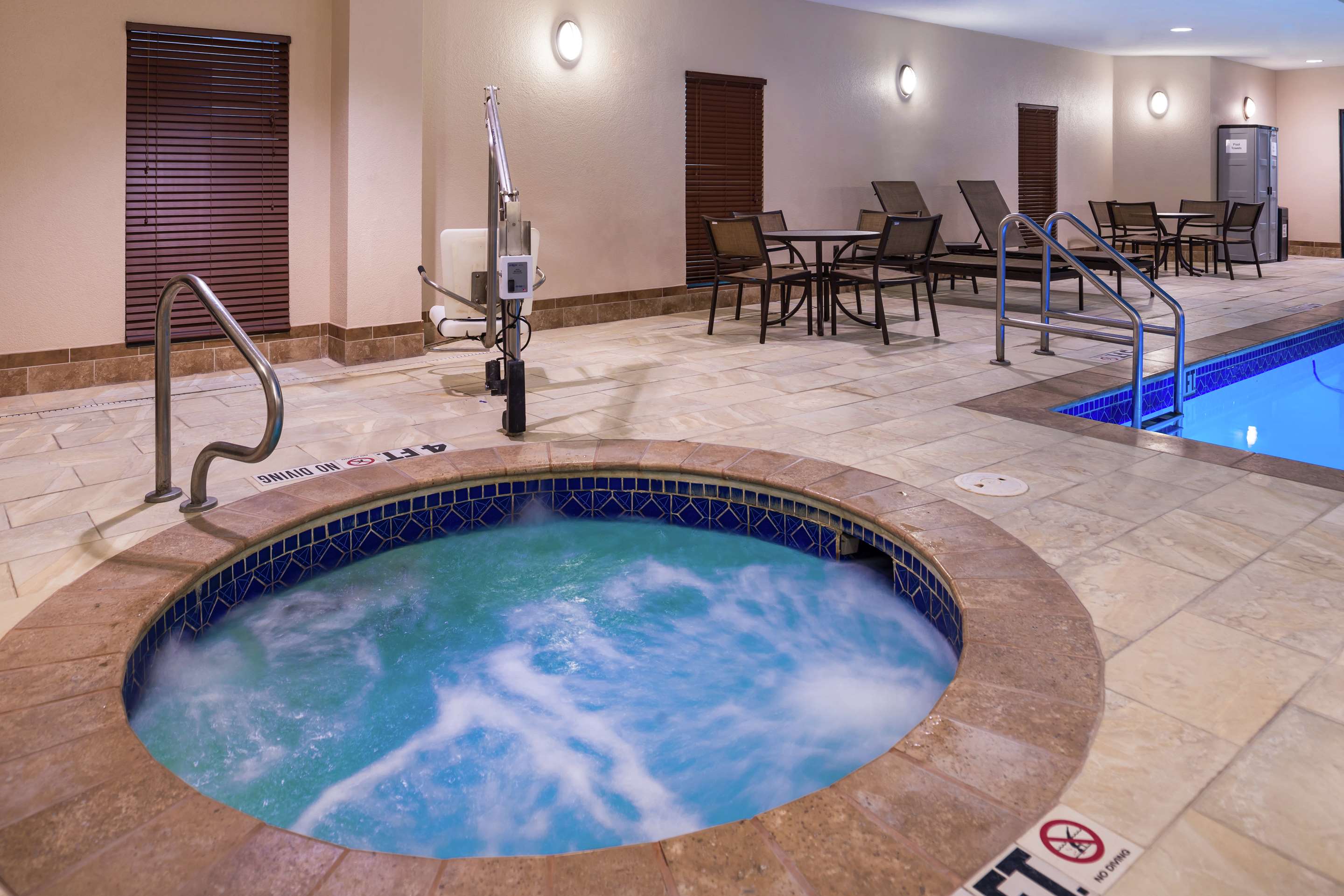 Pool | Hampton Inn & Suites Big Spring