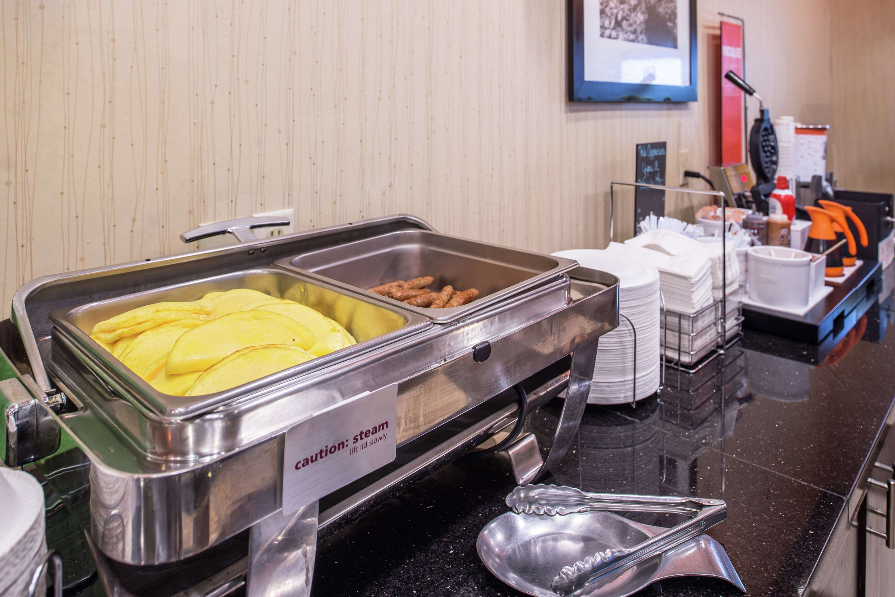 Breakfast Area | Hampton Inn & Suites Big Spring