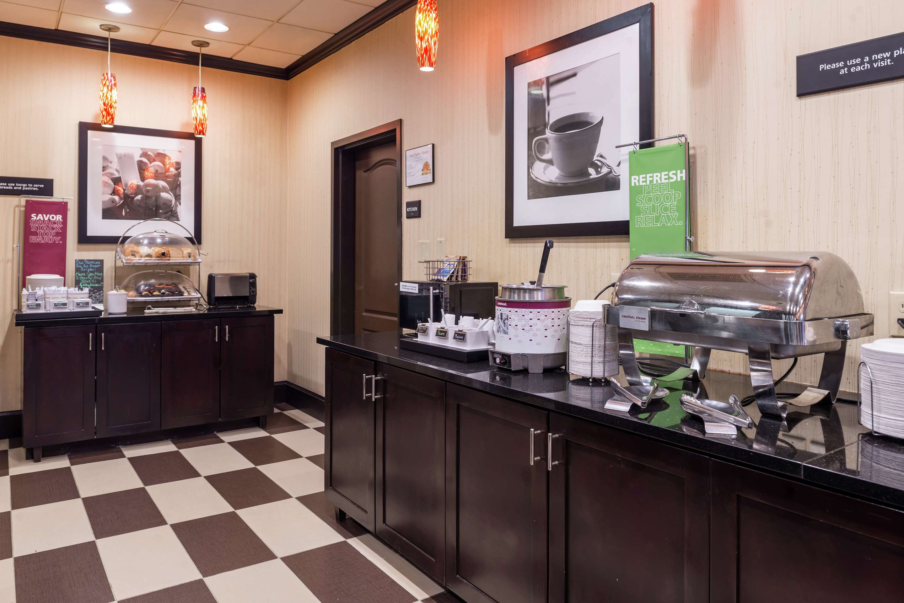Breakfast Area | Hampton Inn & Suites Big Spring
