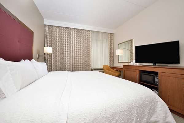  - Hampton Inn Martinsburg - I-81, Exit 12