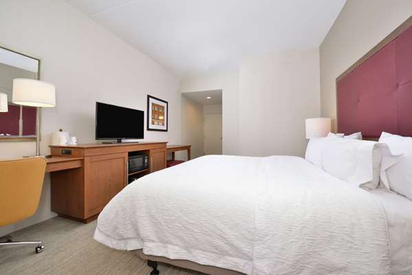  - Hampton Inn Martinsburg - I-81, Exit 12