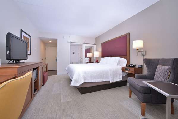  - Hampton Inn Martinsburg - I-81, Exit 12