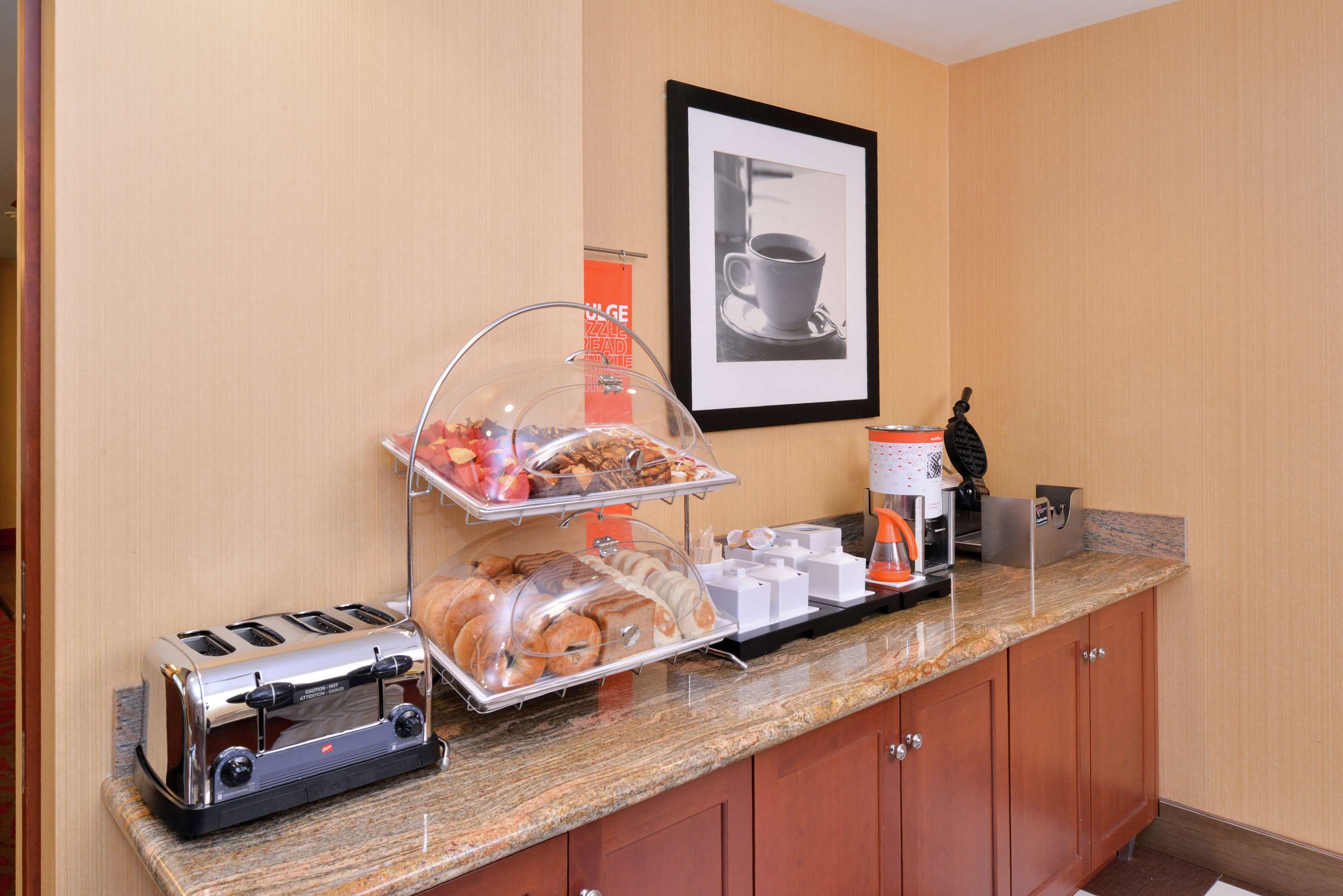 Restaurant | Hampton Inn Martinsburg
