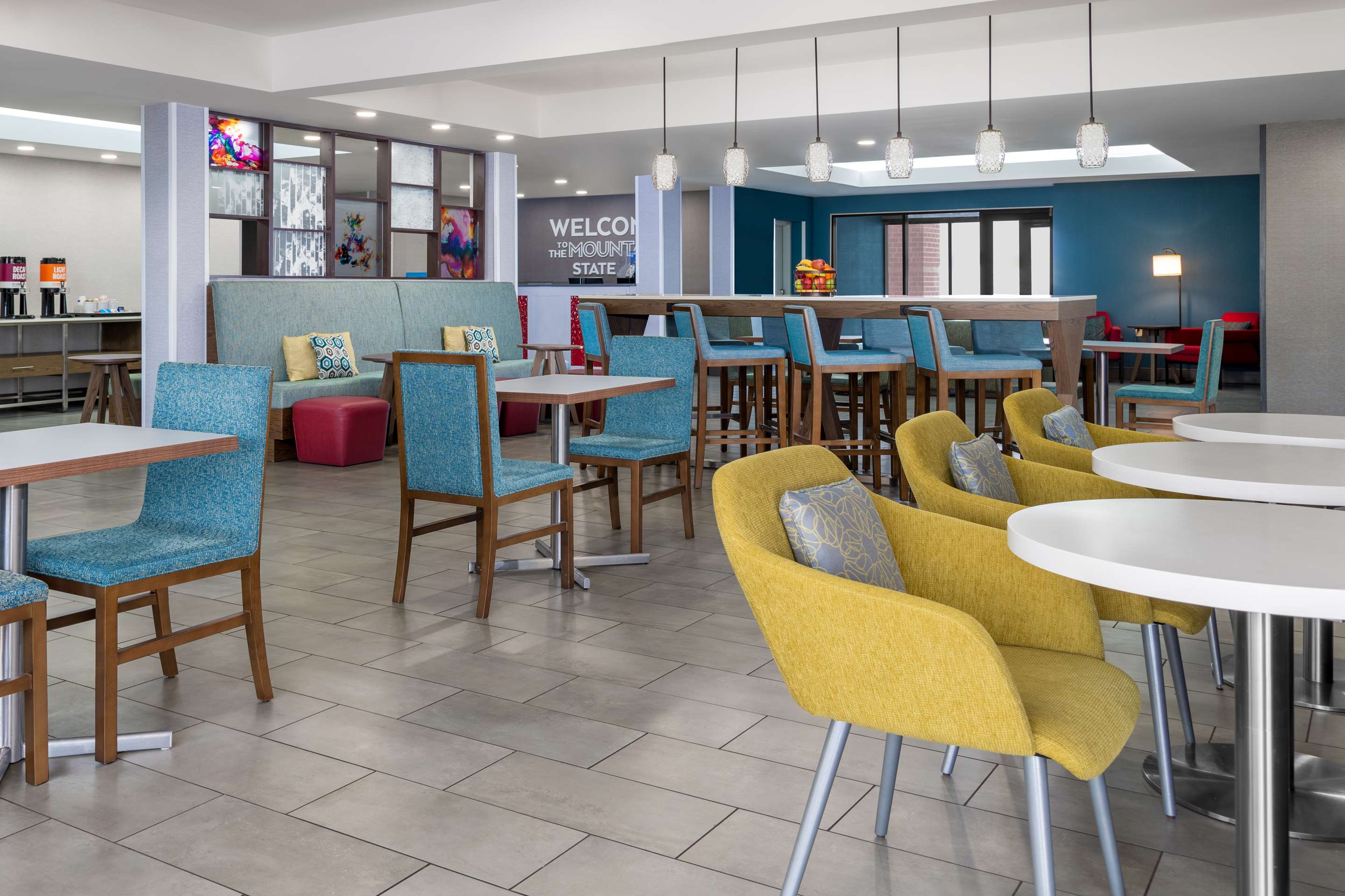 Breakfast Area | Hampton Inn Martinsburg