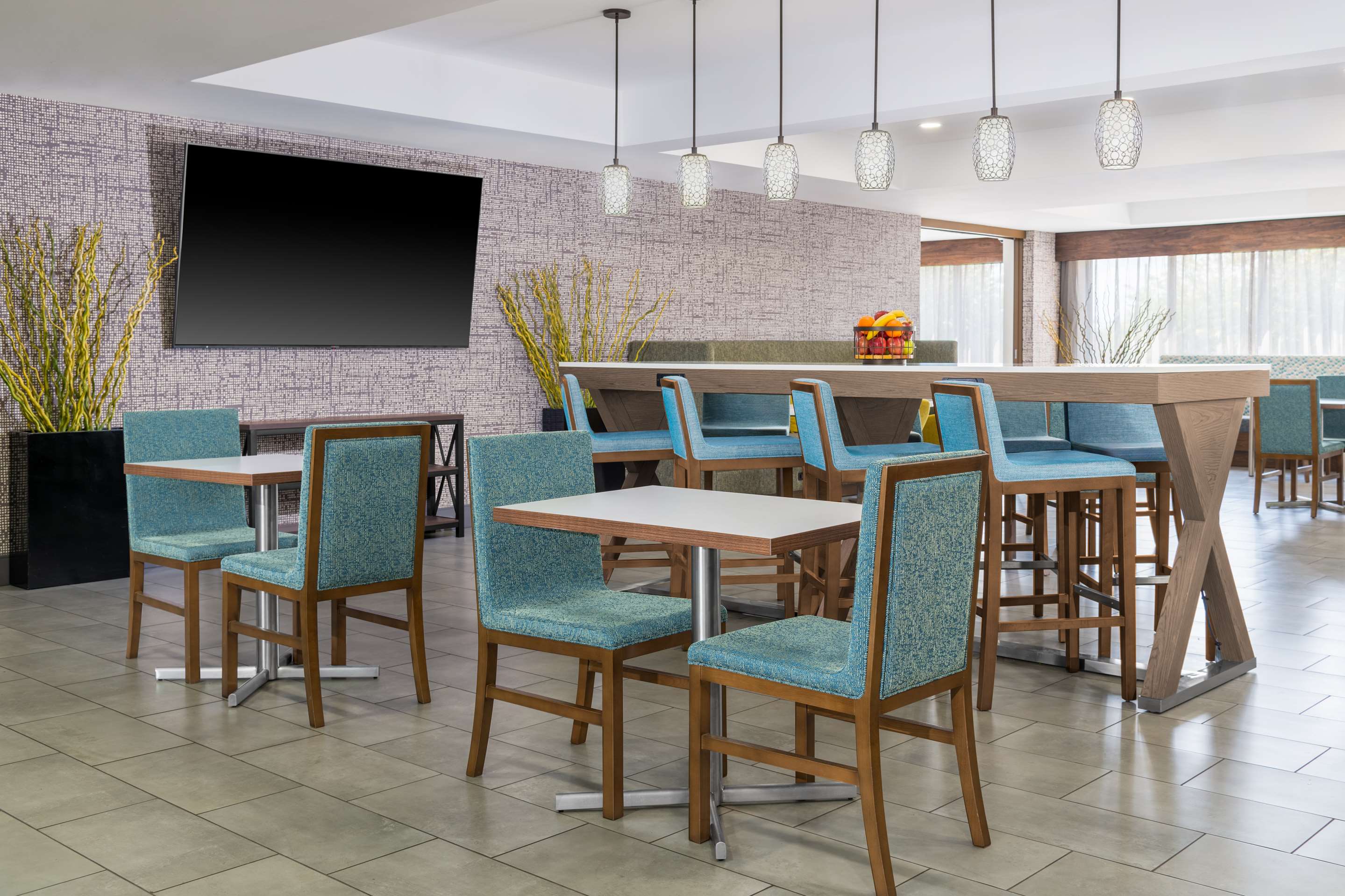 Breakfast Area | Hampton Inn Martinsburg