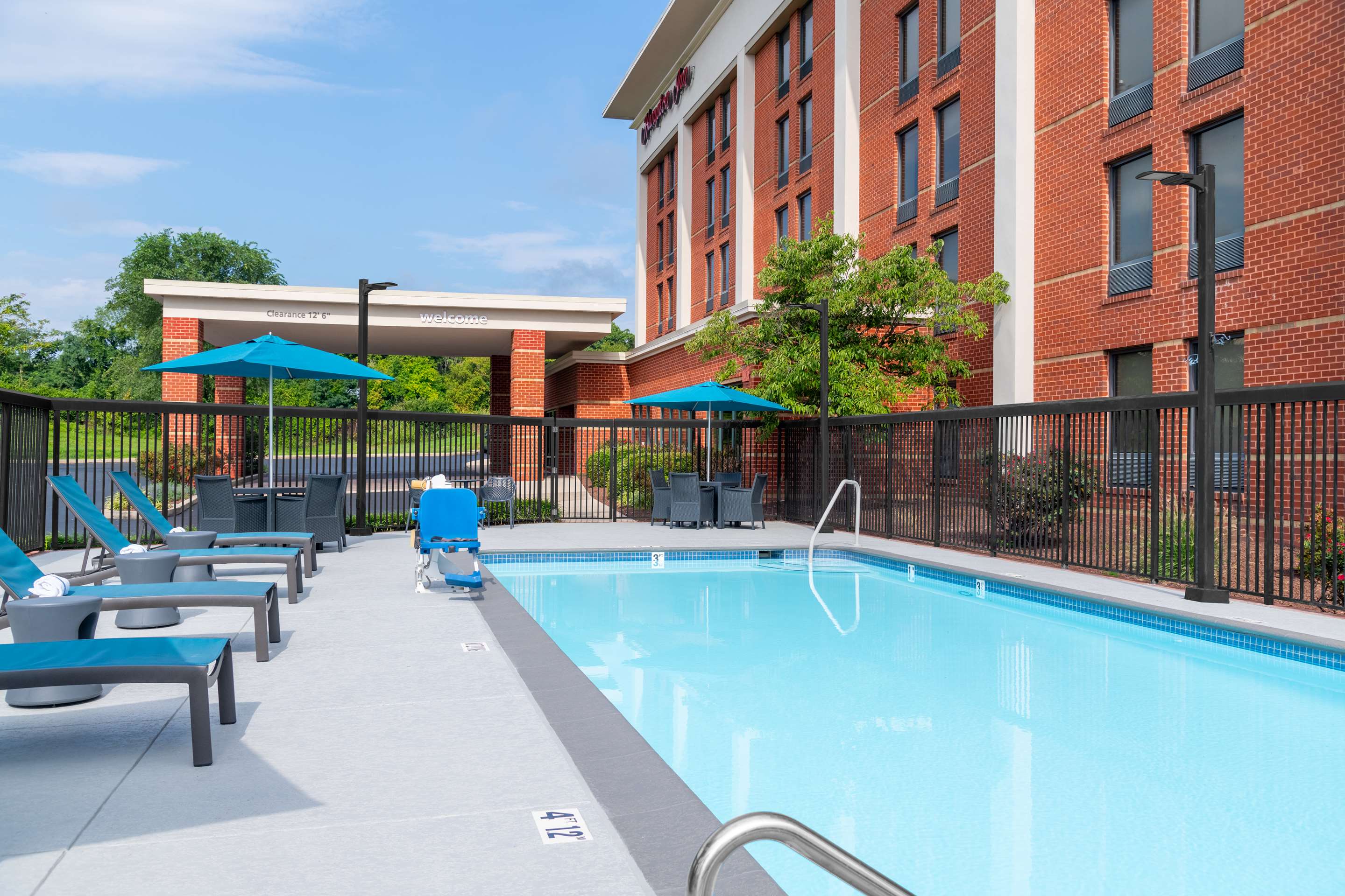 Pool | Hampton Inn Martinsburg