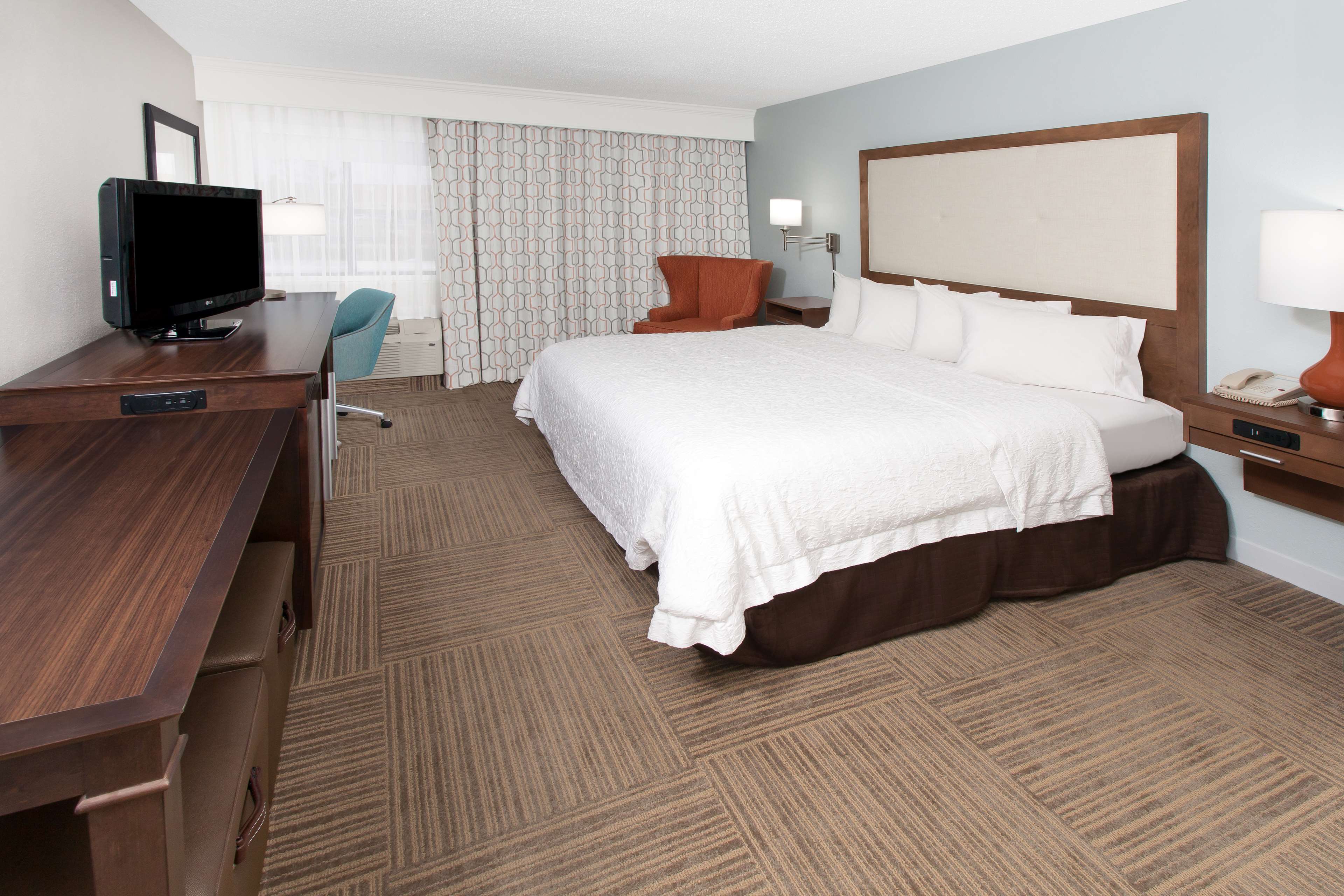 Hampton Inn by Hilton Birch Run/Frankenmuth Room Type - 1 KNG ACCESSIBLE TUB NS