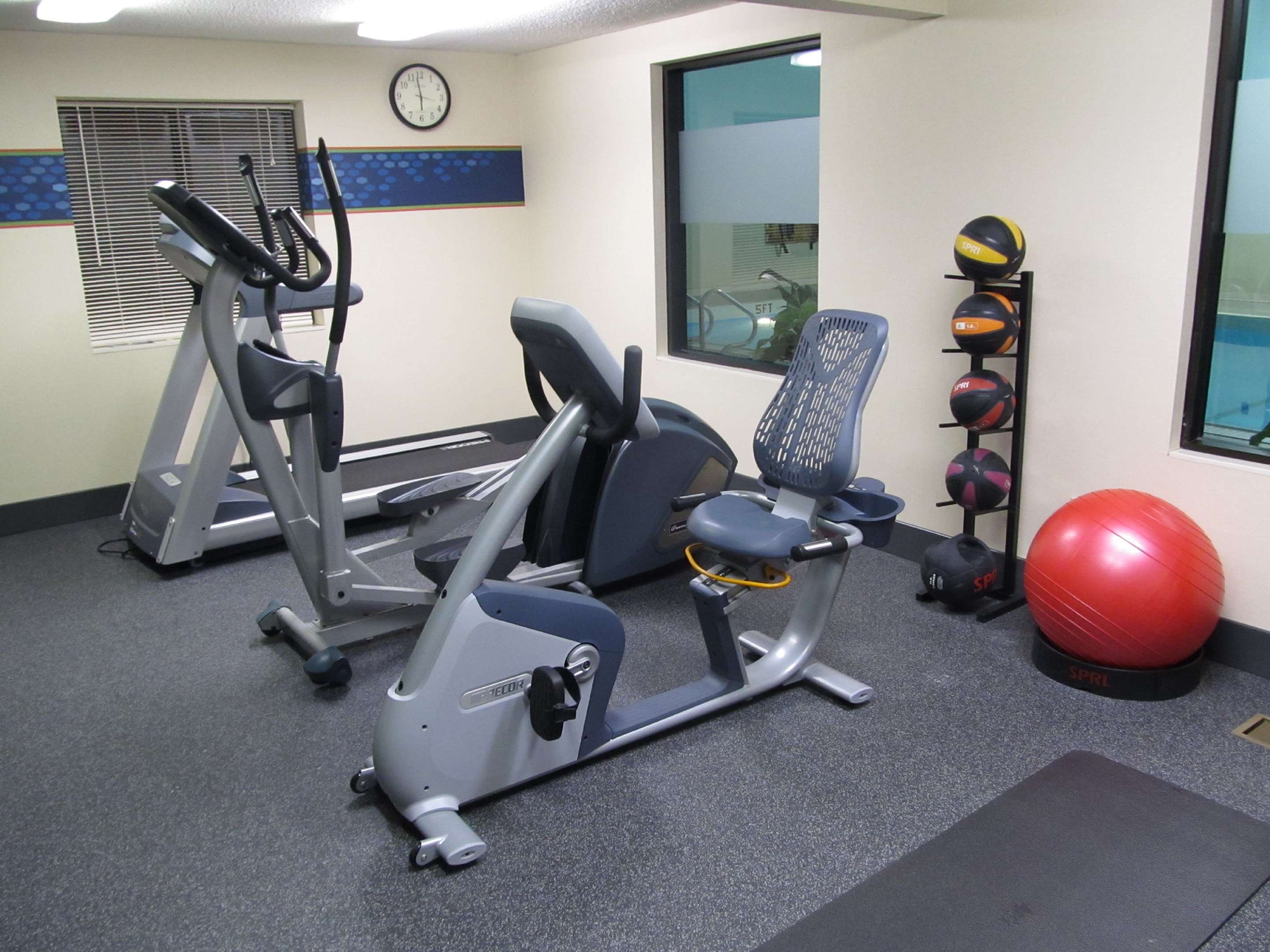 Health club fitness center gym | Hampton Inn Birch Run/Frankenmuth
