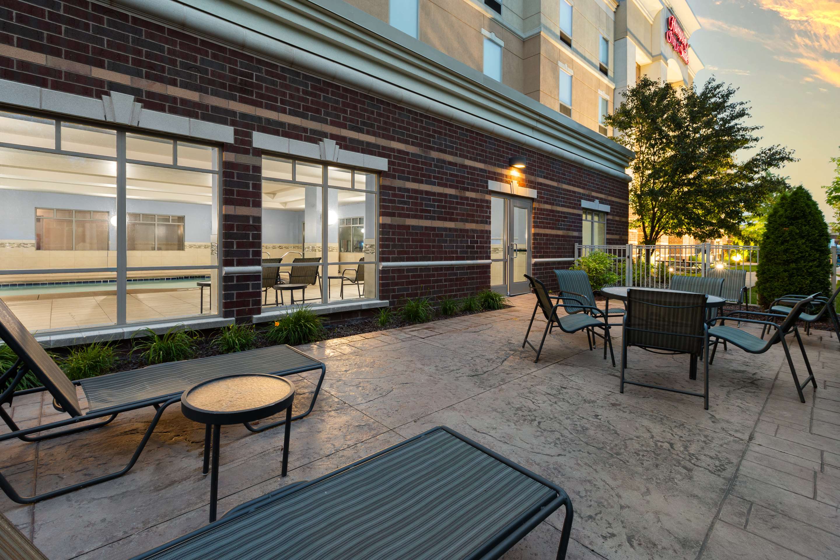 Exterior | Hampton Inn & Suites Saginaw