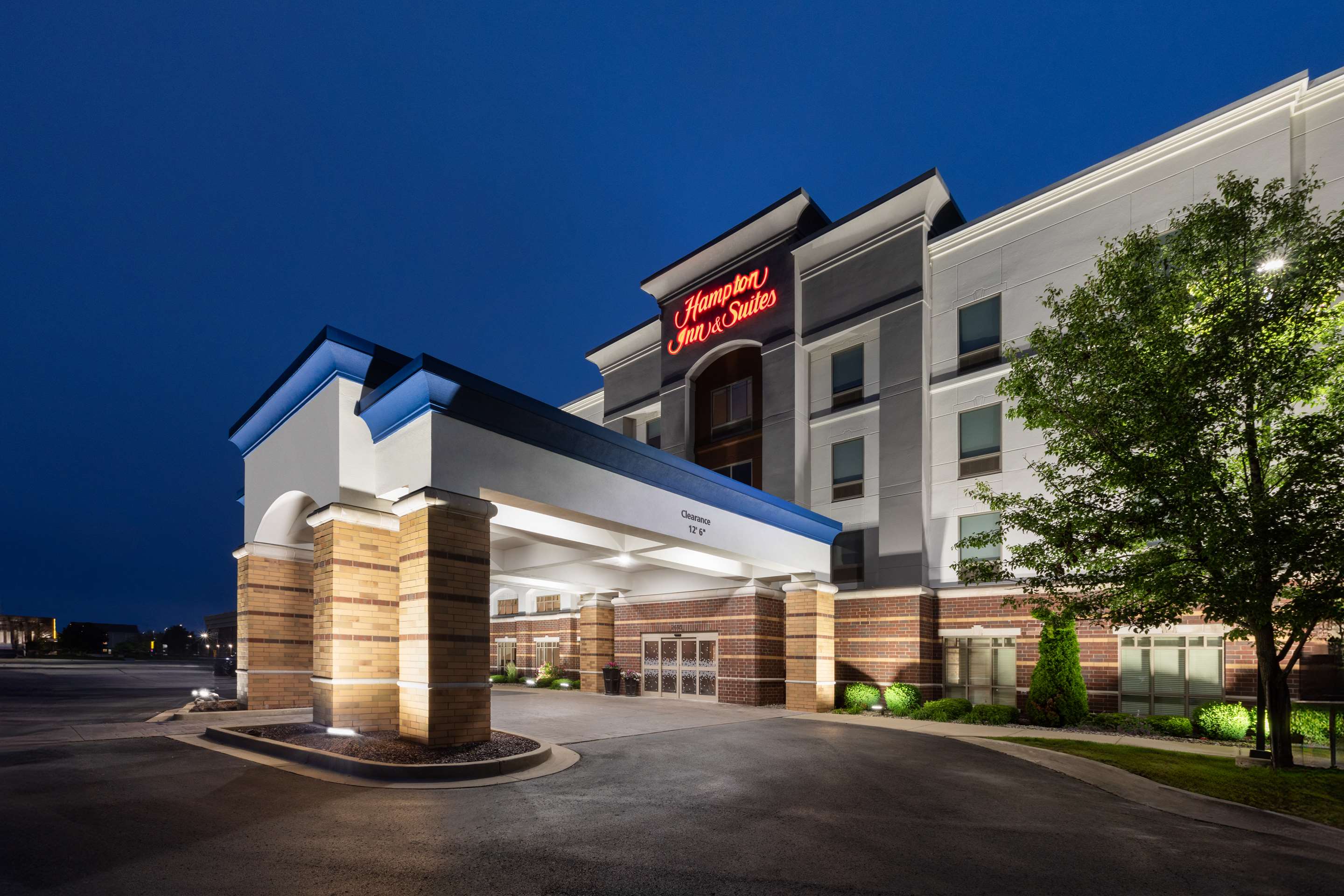 Exterior | Hampton Inn & Suites Saginaw