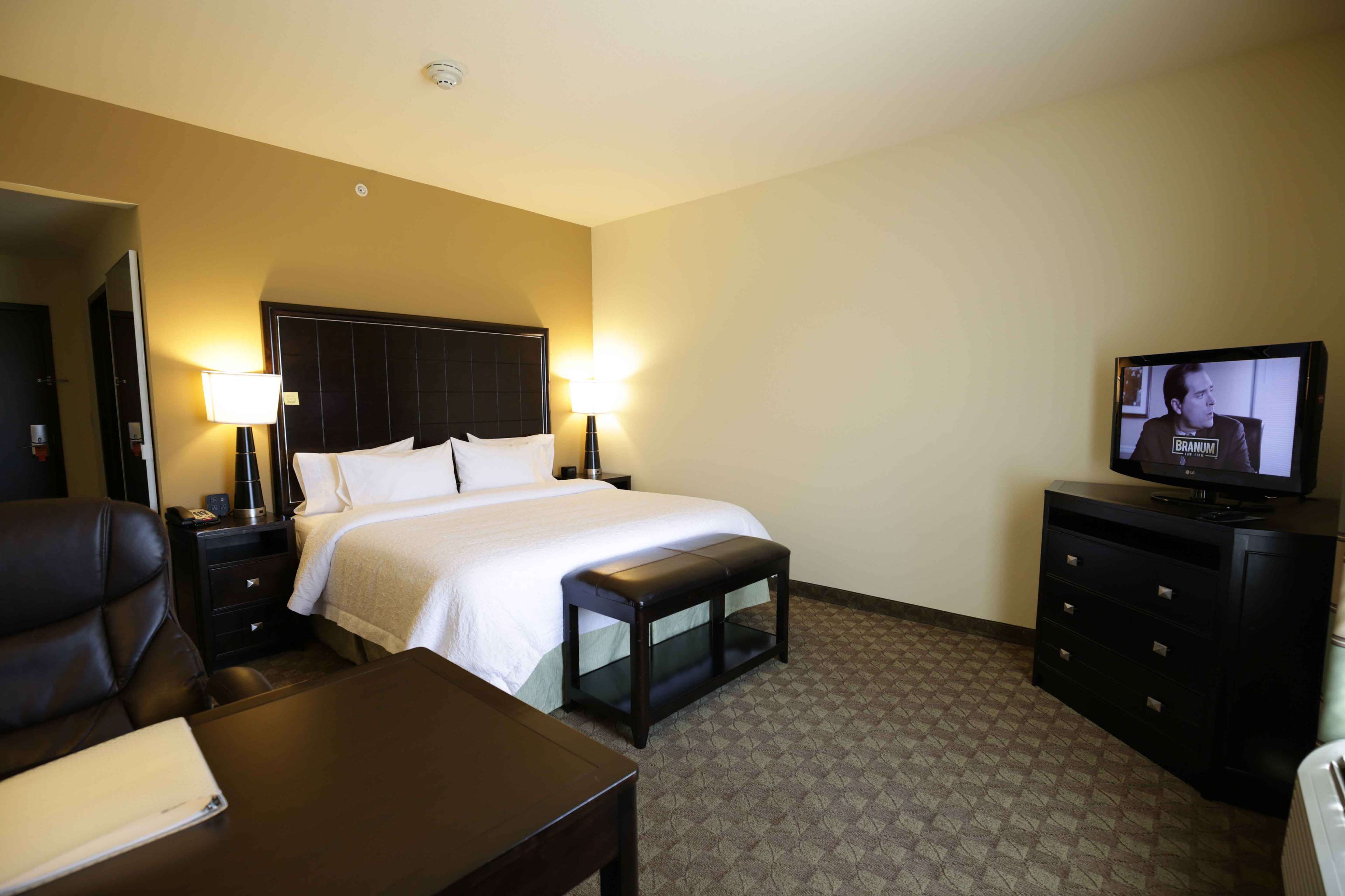 Hampton Inn & Suites by Hilton McAlester Room Type - 1 KING W SOFABED NONSMOK