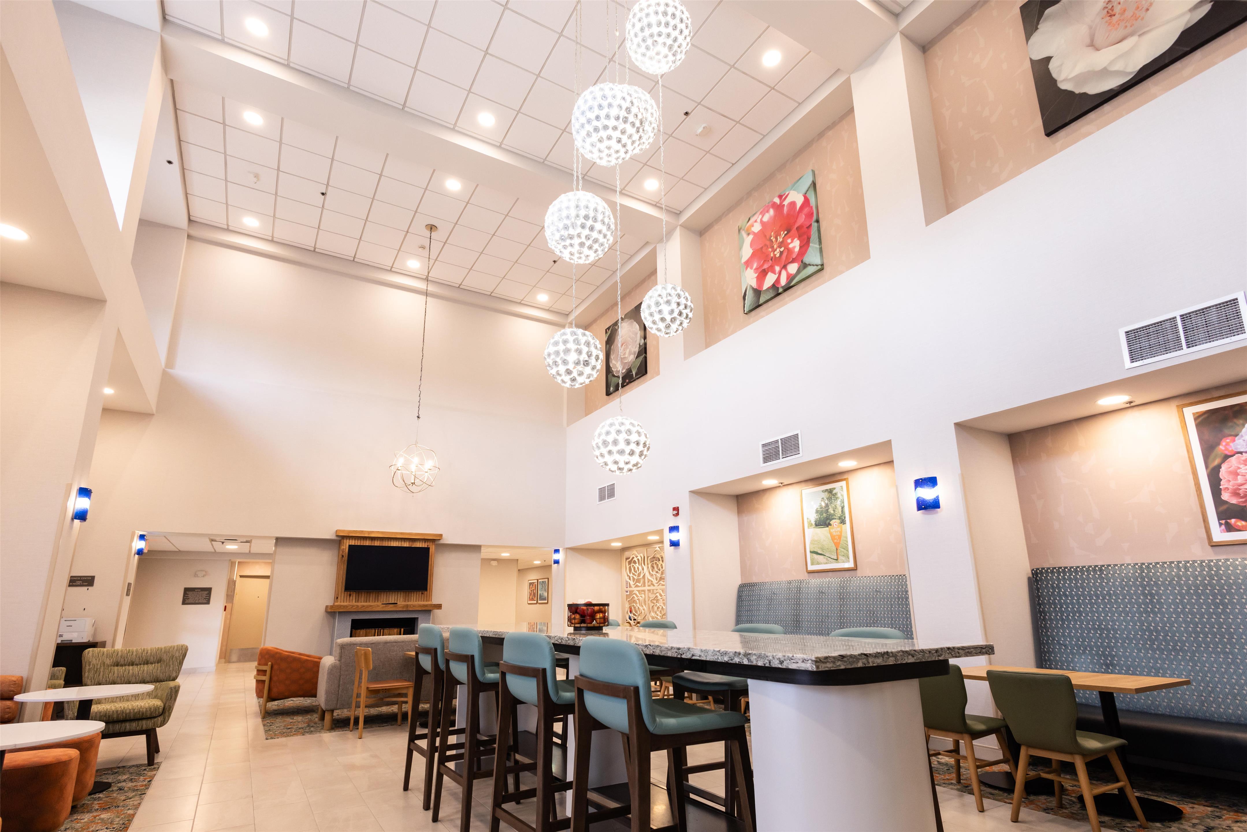 Lobby | Hampton Inn & Suites McComb