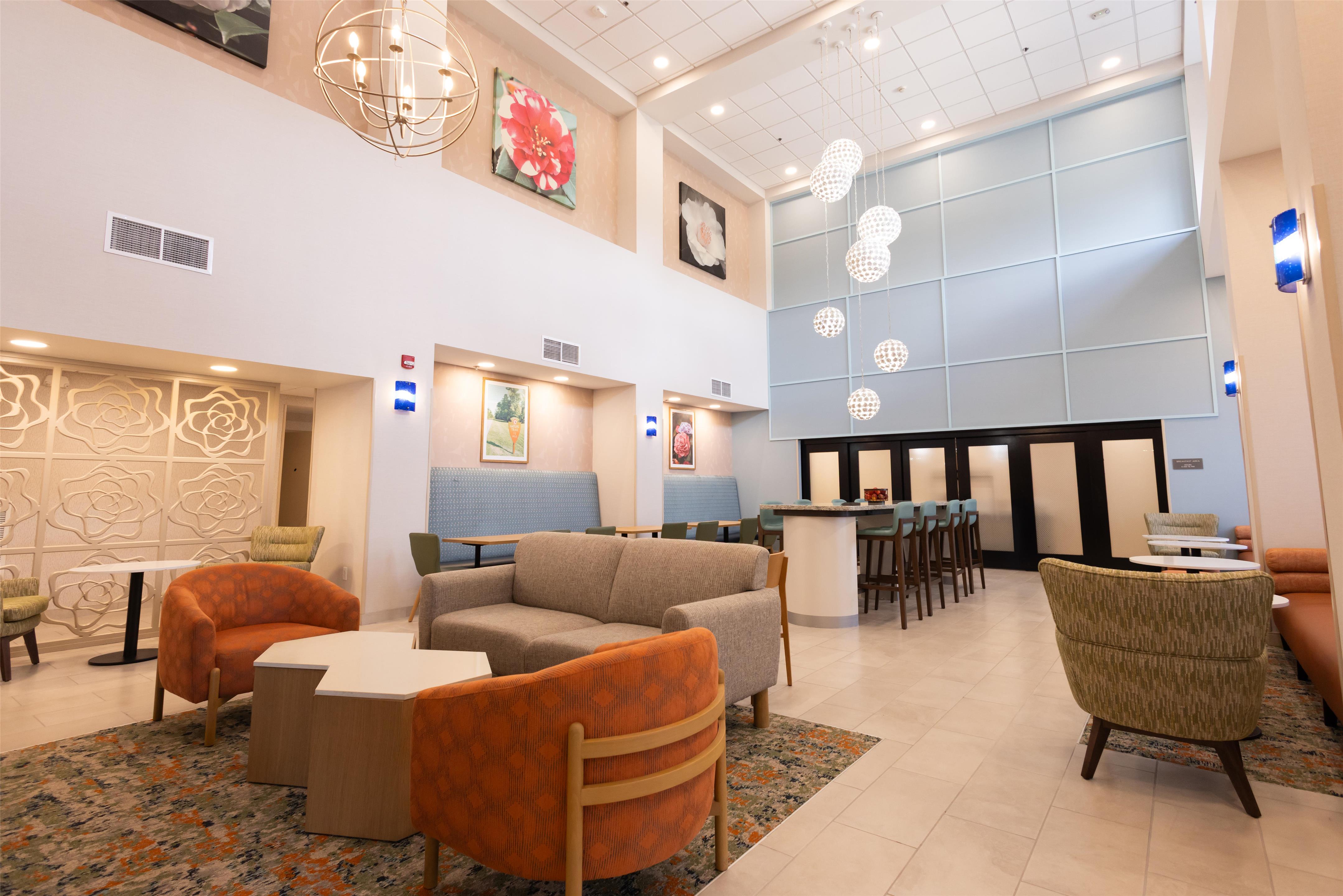 Lobby | Hampton Inn & Suites McComb