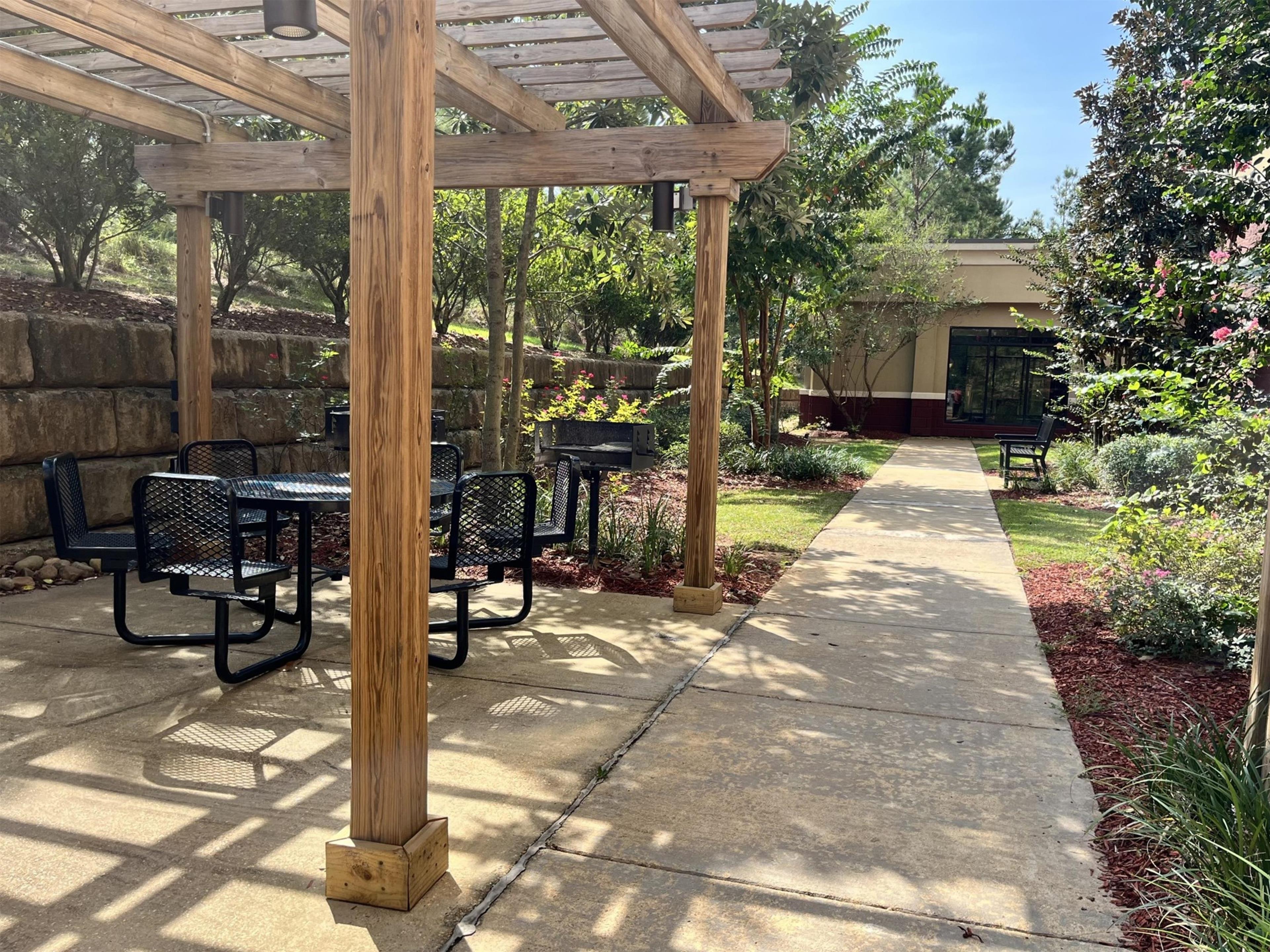 Exterior | Hampton Inn & Suites McComb