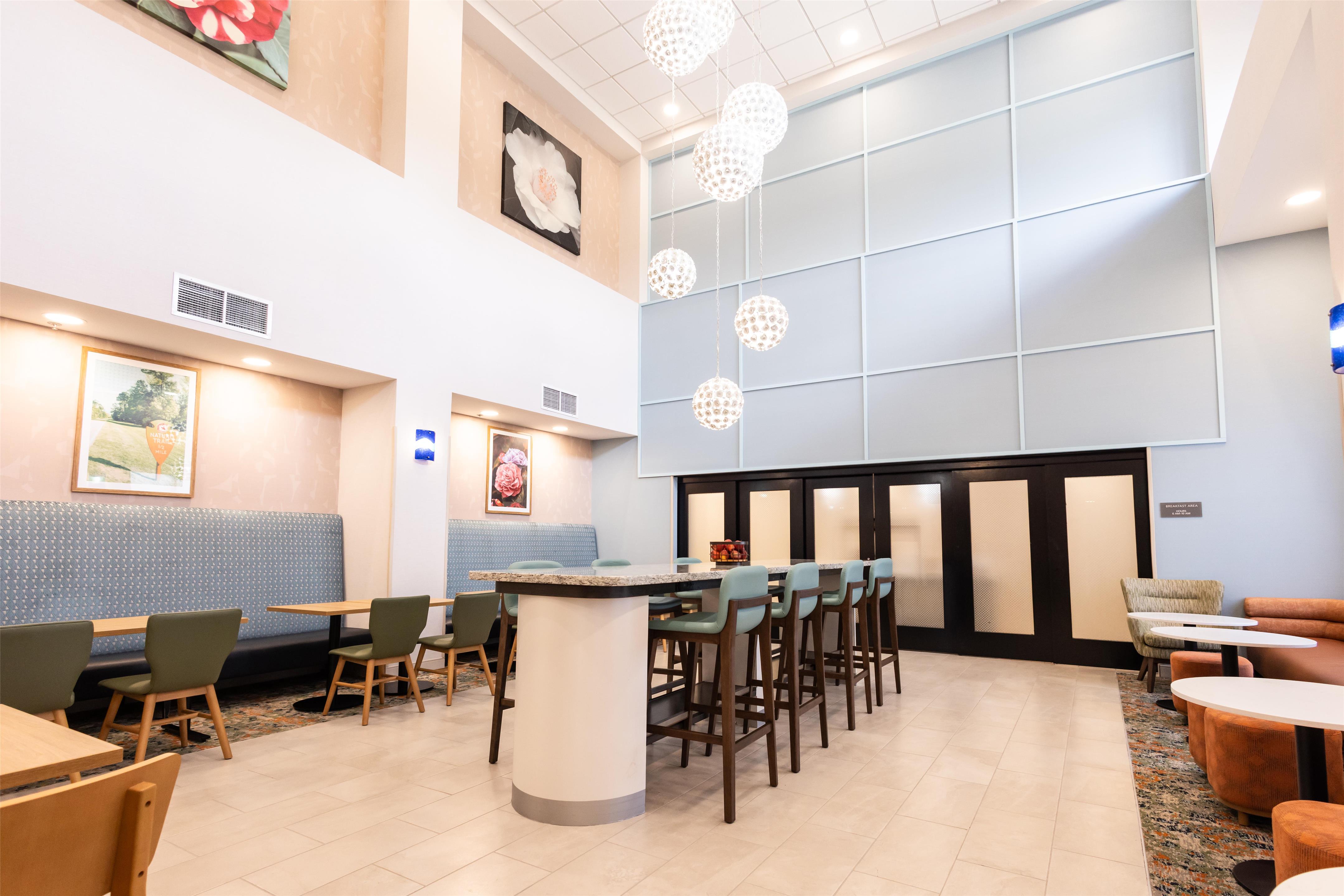 Lobby | Hampton Inn & Suites McComb