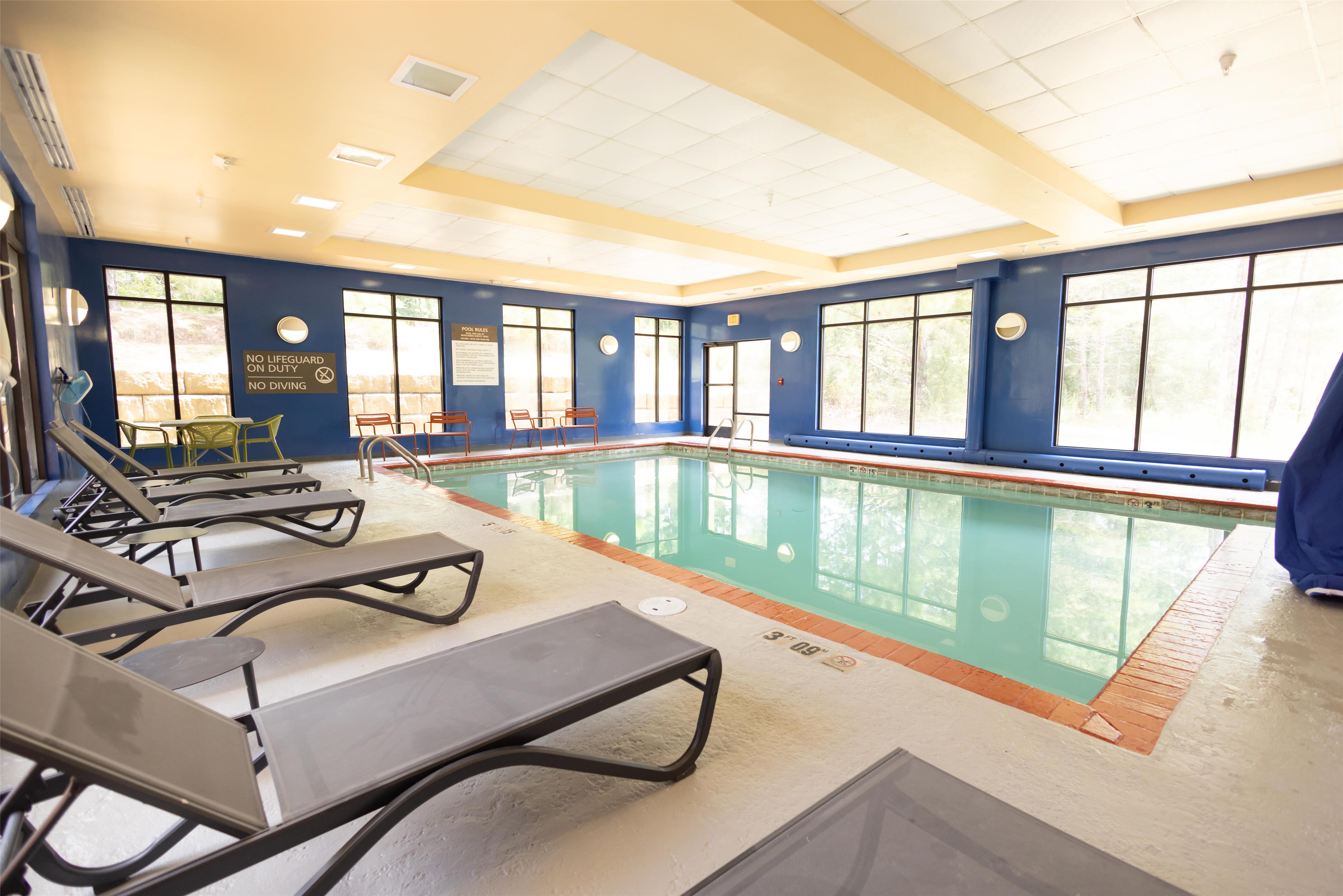 Pool | Hampton Inn & Suites McComb