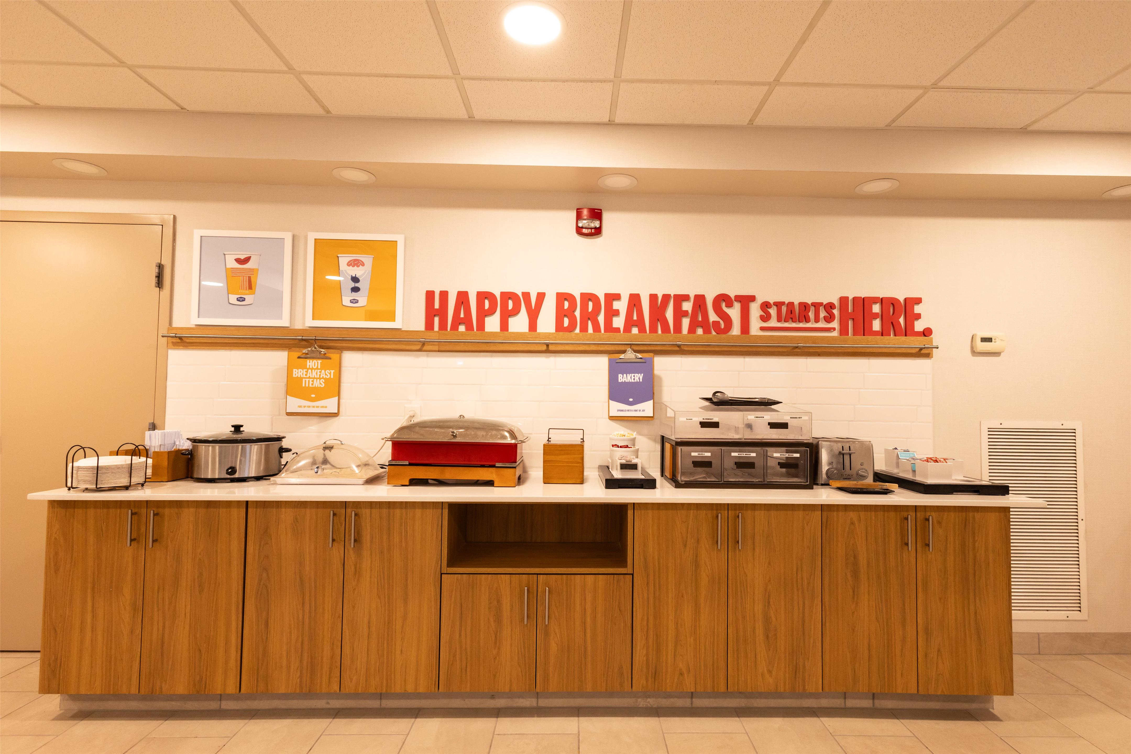 Breakfast Area | Hampton Inn & Suites McComb