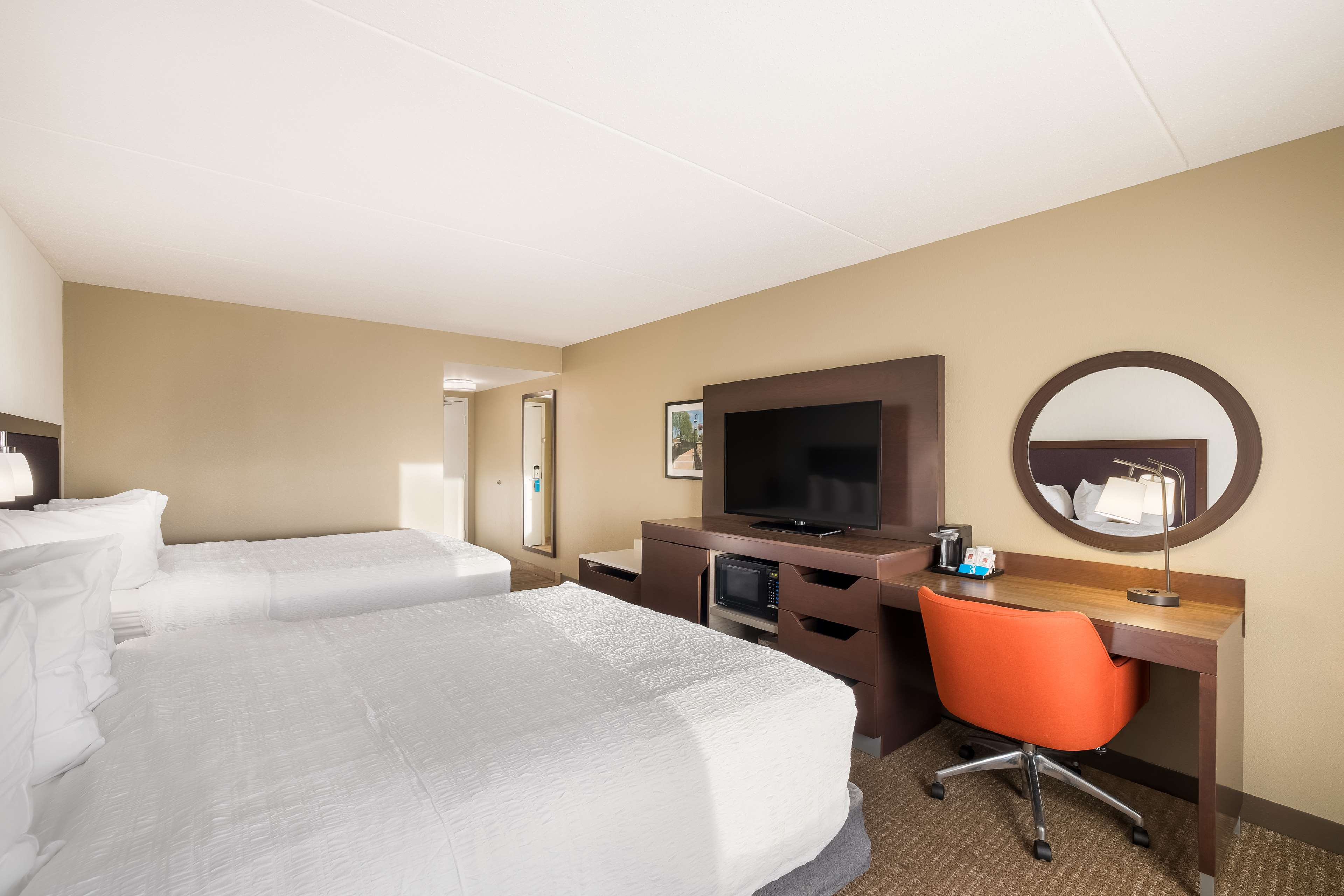 Hampton Inn by Hilton McHenry - Tap to explore photos