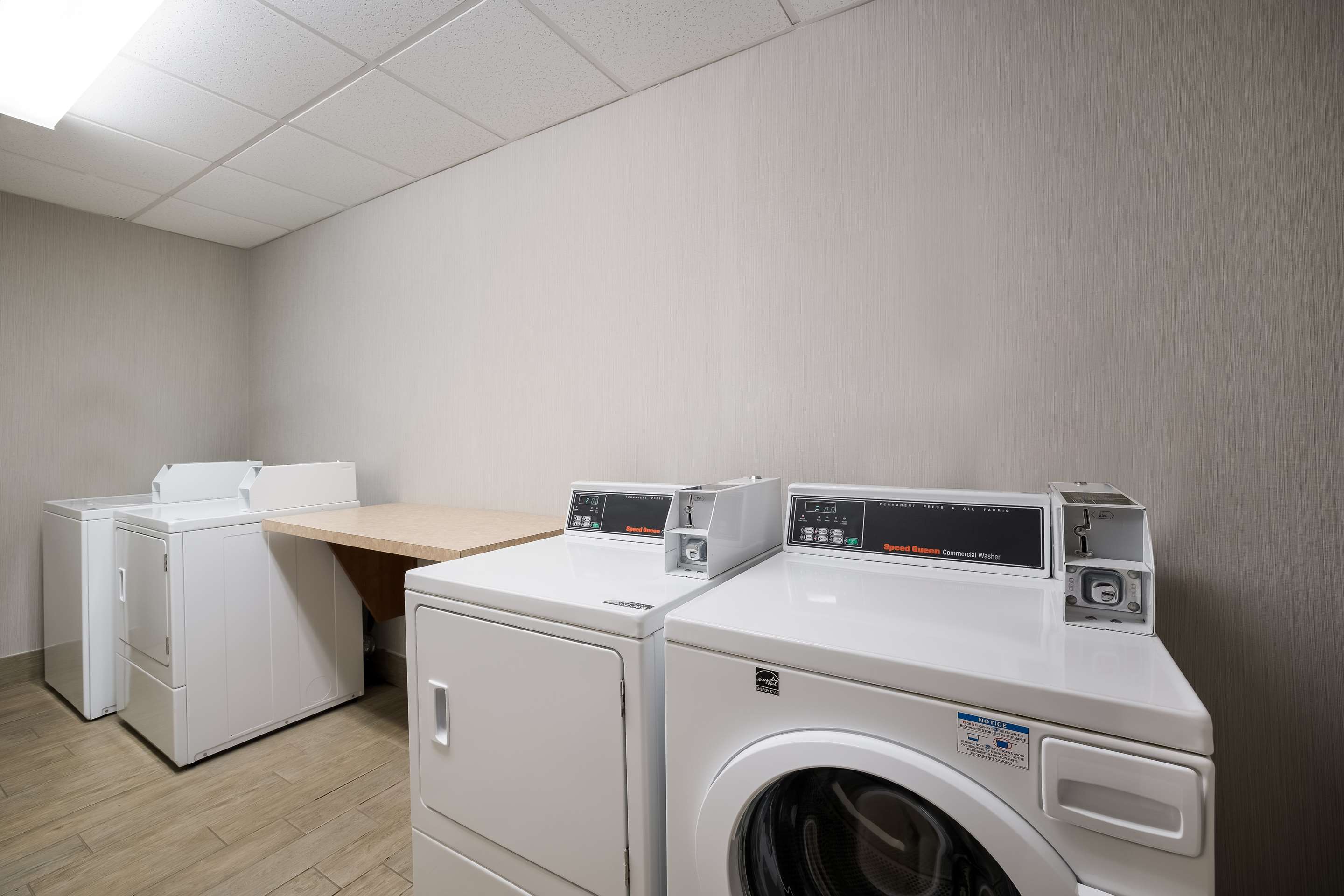 Property amenity | Hampton Inn McHenry