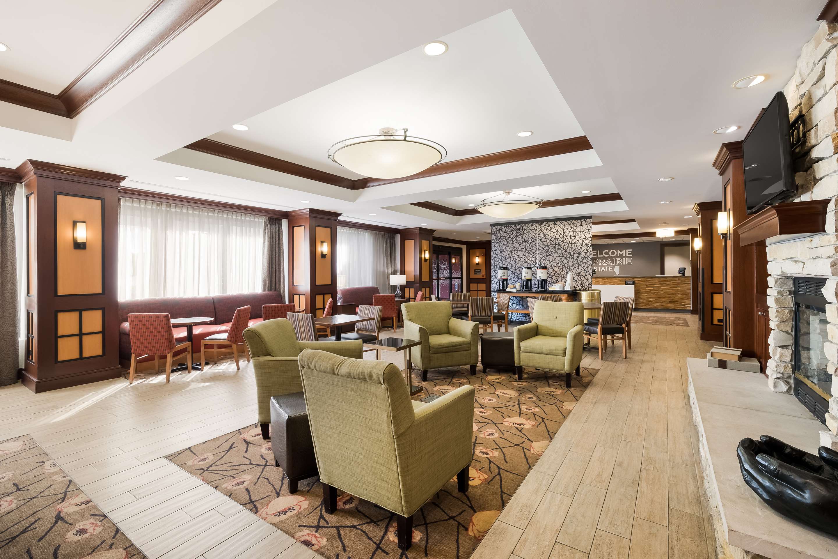 Lobby | Hampton Inn McHenry