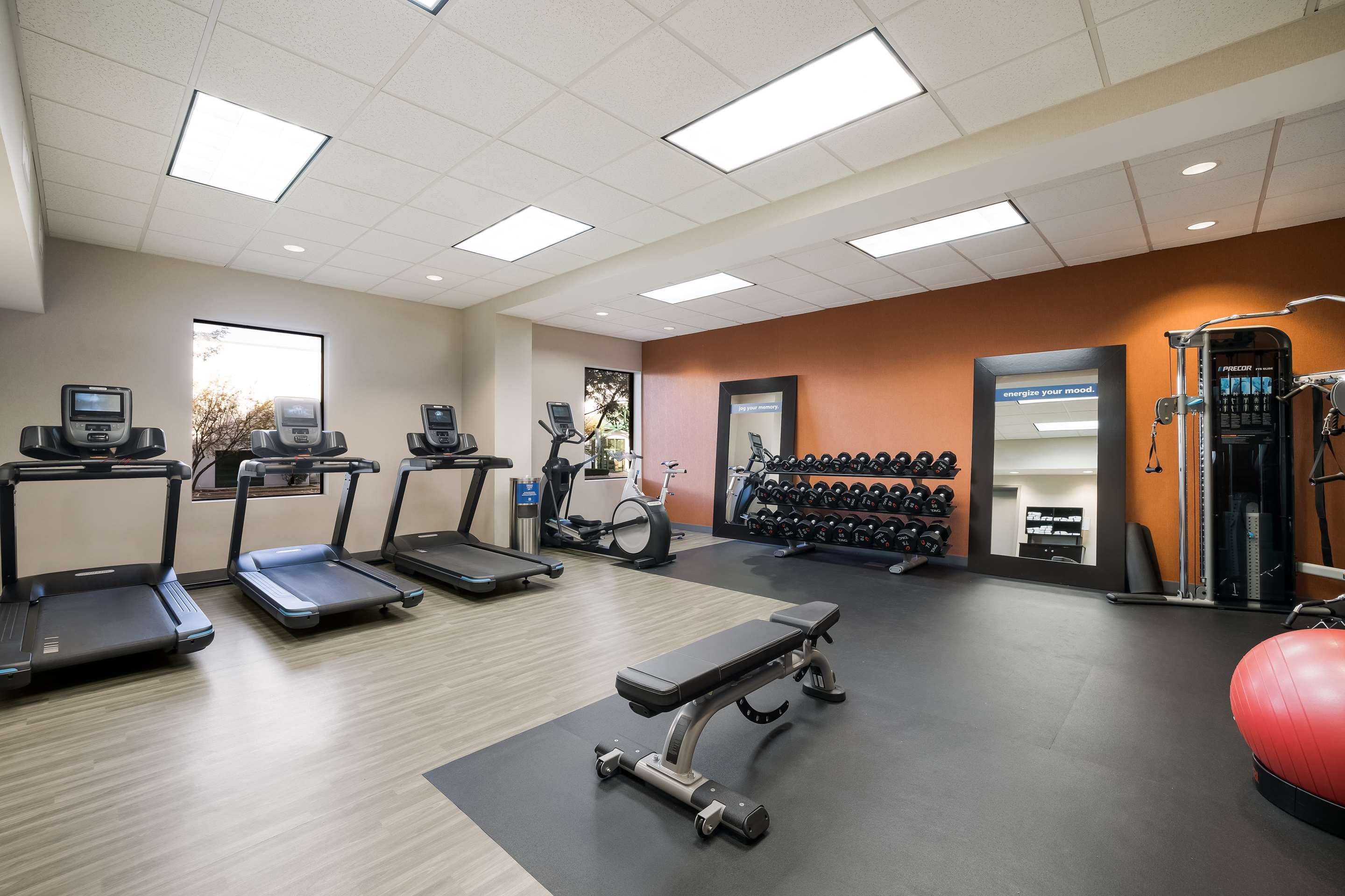 Health club fitness center gym | Hampton Inn McHenry