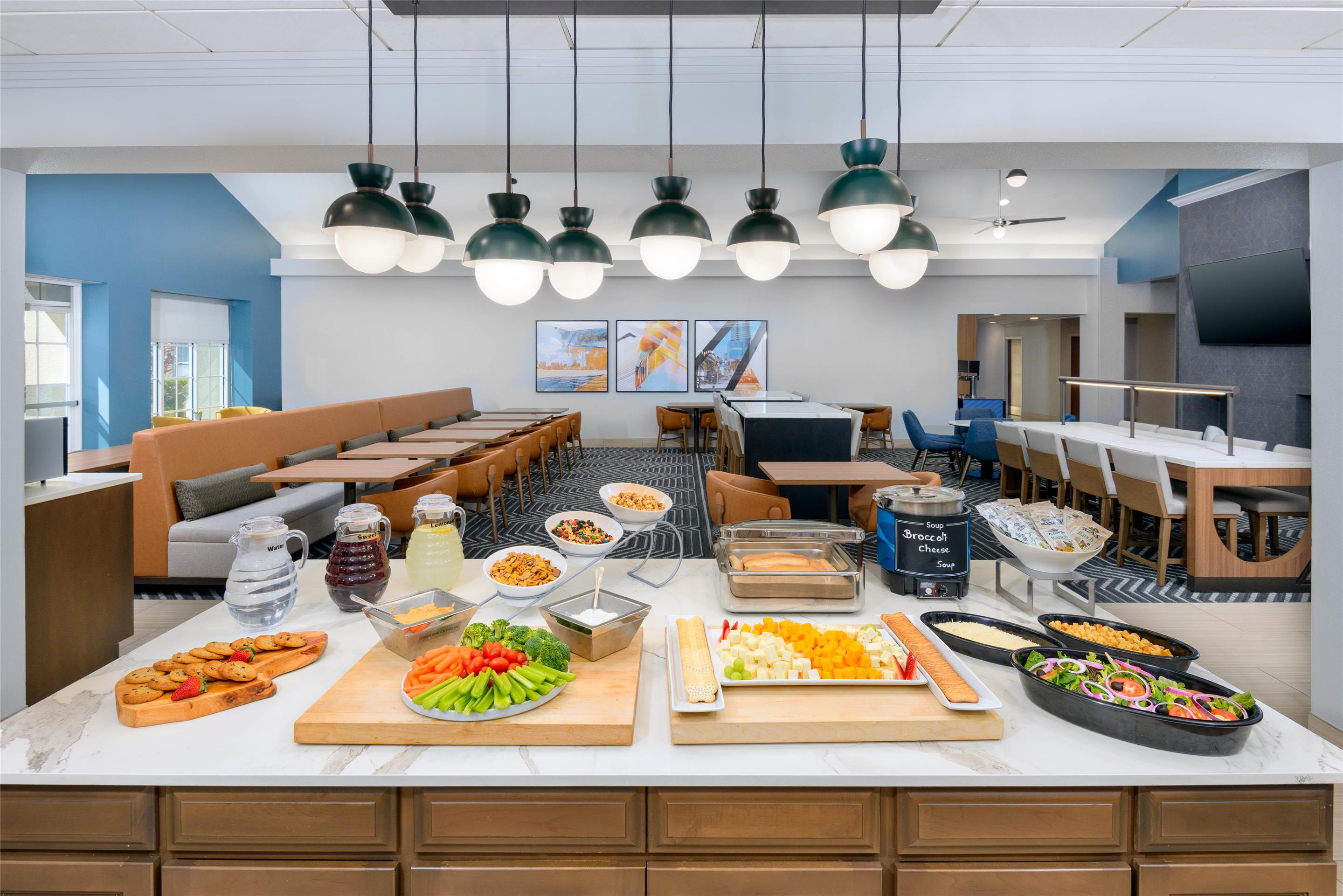 Restaurant | Homewood Suites by Hilton® Orlando-UCF Area