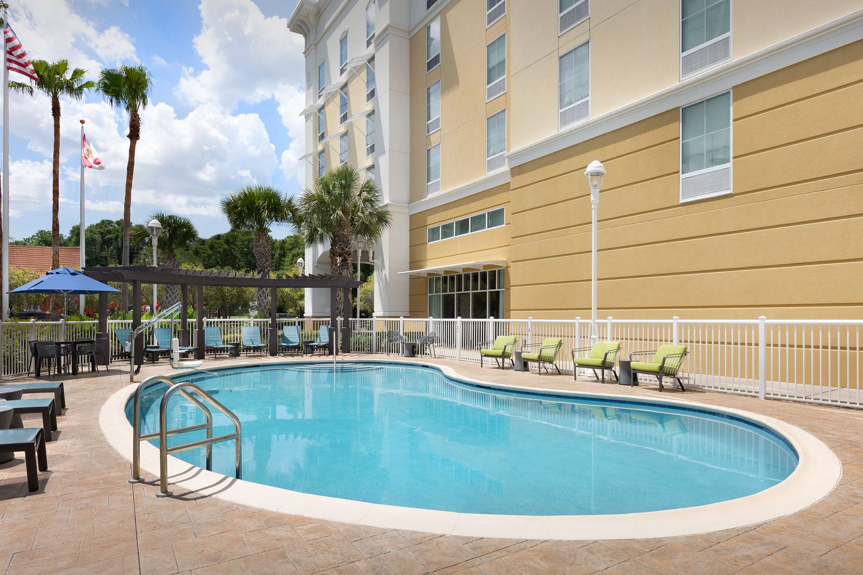Pool | Hampton Inn & Suites Orlando North Altamonte Springs