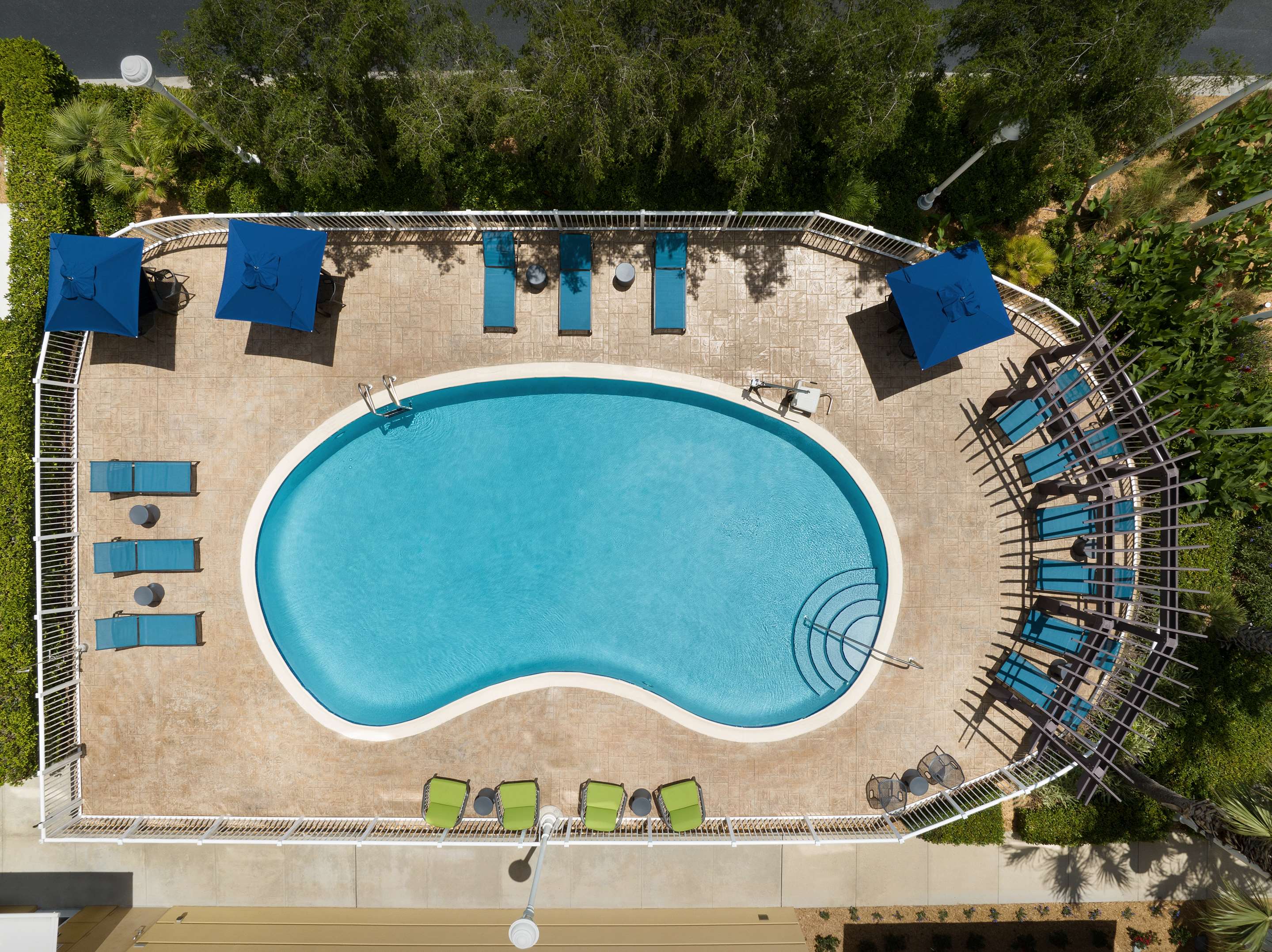 Pool | Hampton Inn & Suites Orlando North Altamonte Springs