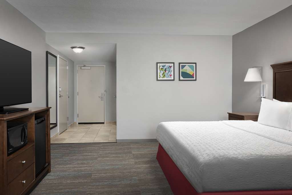 Hampton Inn & Suites Altamonte Springs Room Type - 1 KING ACC ROLLIN SHWR NS