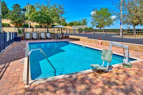 Pool - Hampton Inn & Suites Clermont