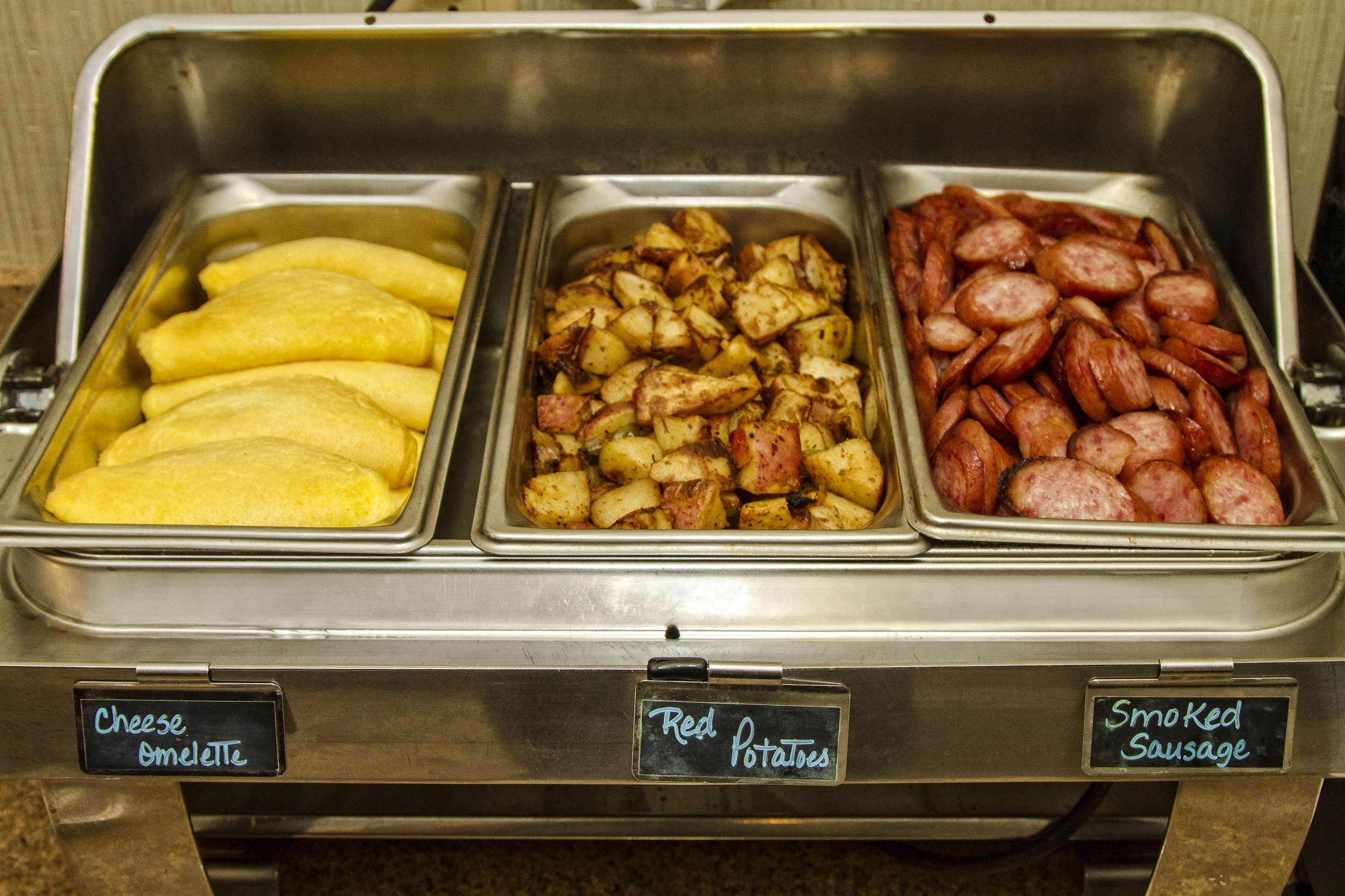 Breakfast Area | Hampton Inn & Suites Clermont