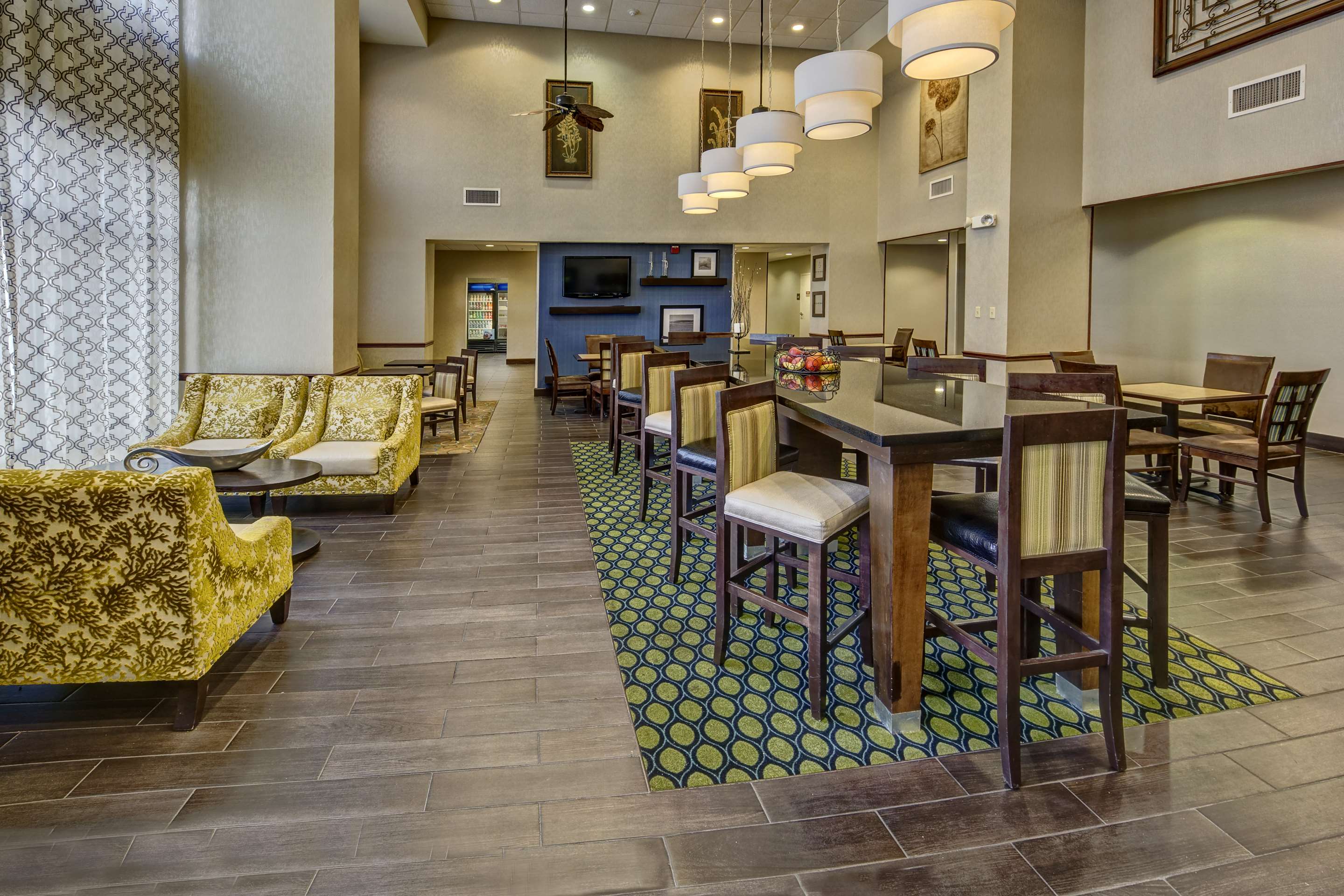 Reception | Hampton Inn & Suites Clermont