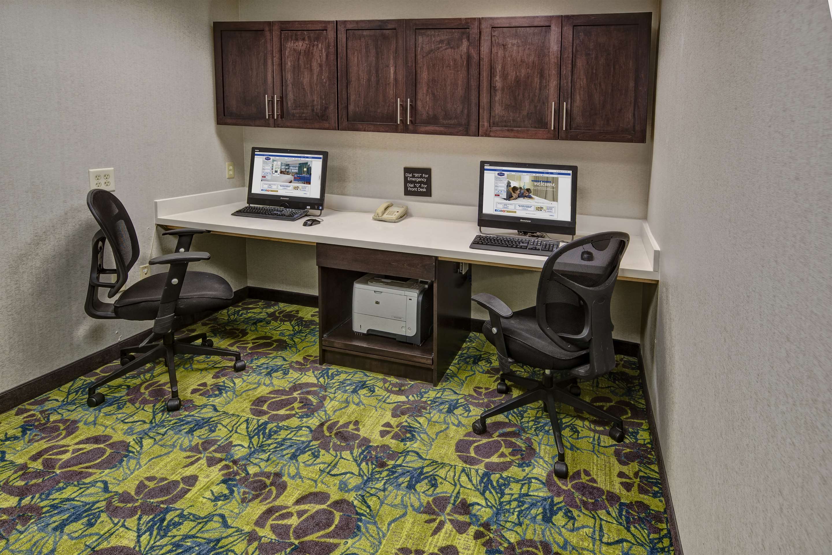 Business Center | Hampton Inn & Suites Clermont