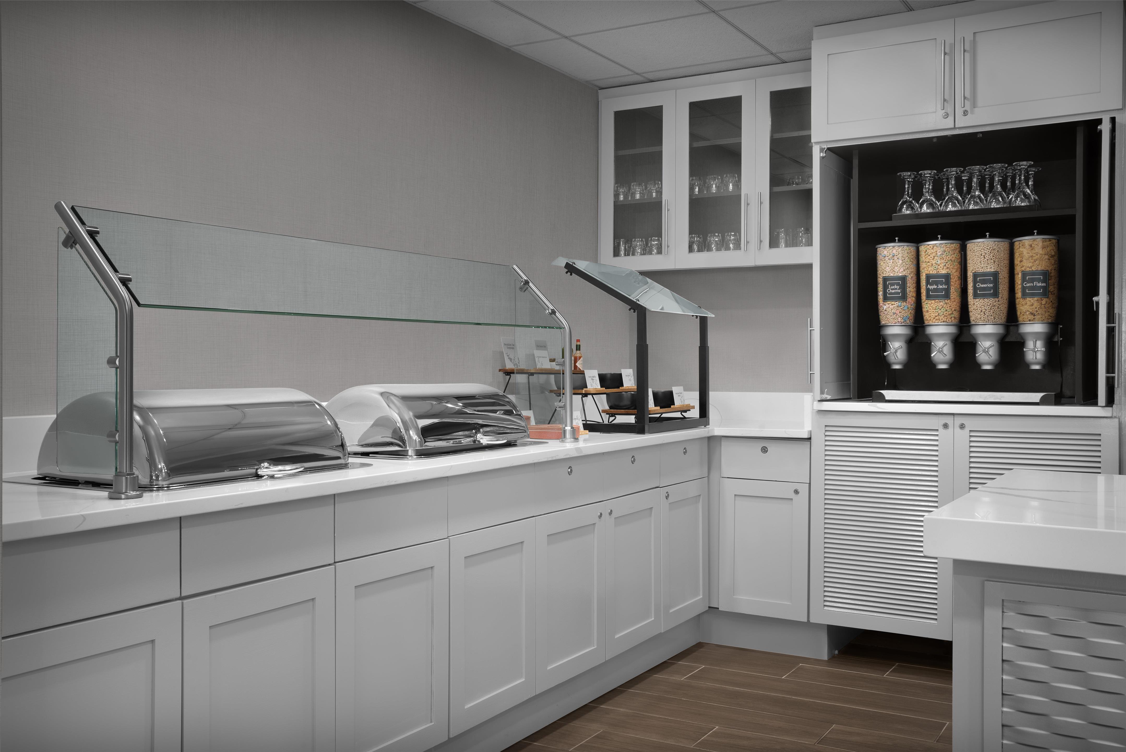 Breakfast Area | Homewood Suites by Hilton Orlando Airport
