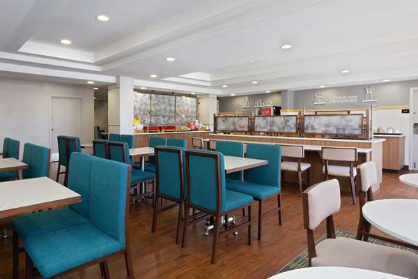 Amenities - Hampton Inn South of Universal Studios Orlando - I-4, Exit 75B