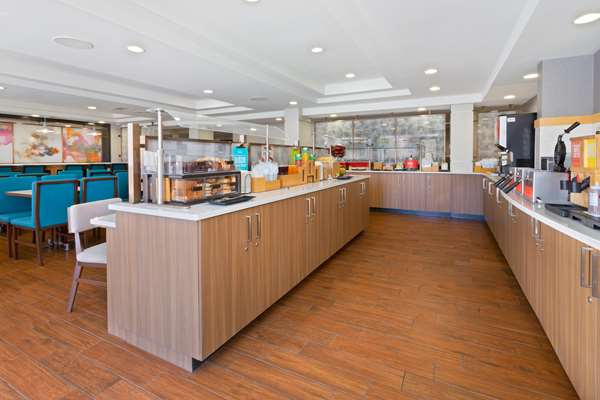 Amenities - Hampton Inn South of Universal Studios Orlando - I-4, Exit 75B