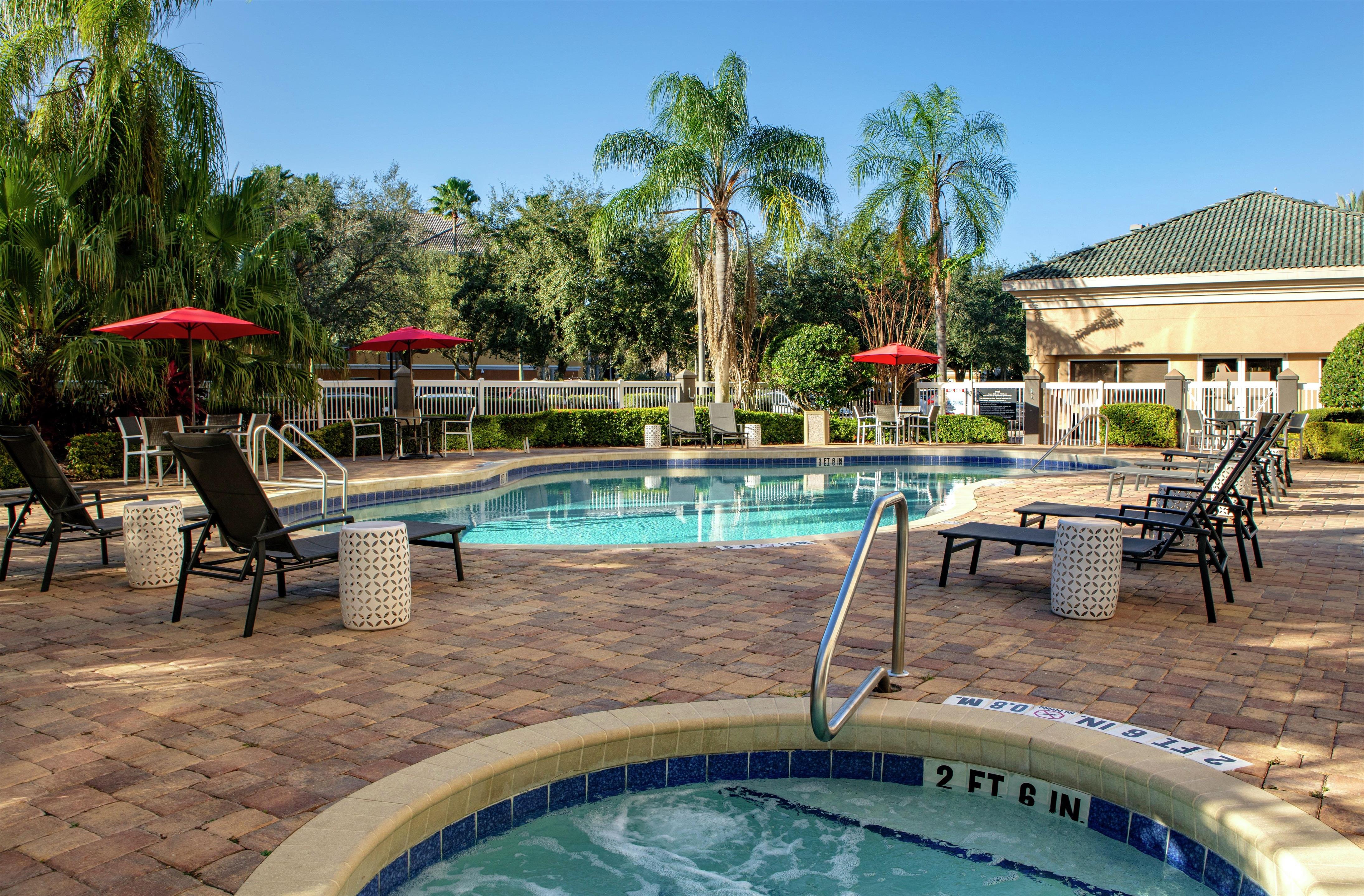 Pool | Hampton Inn Lake Buena Vista / Orlando