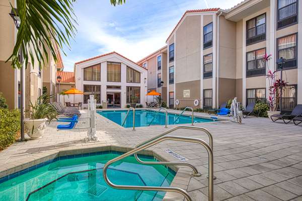 Pool - Hampton Inn & Suites UCF Orlando