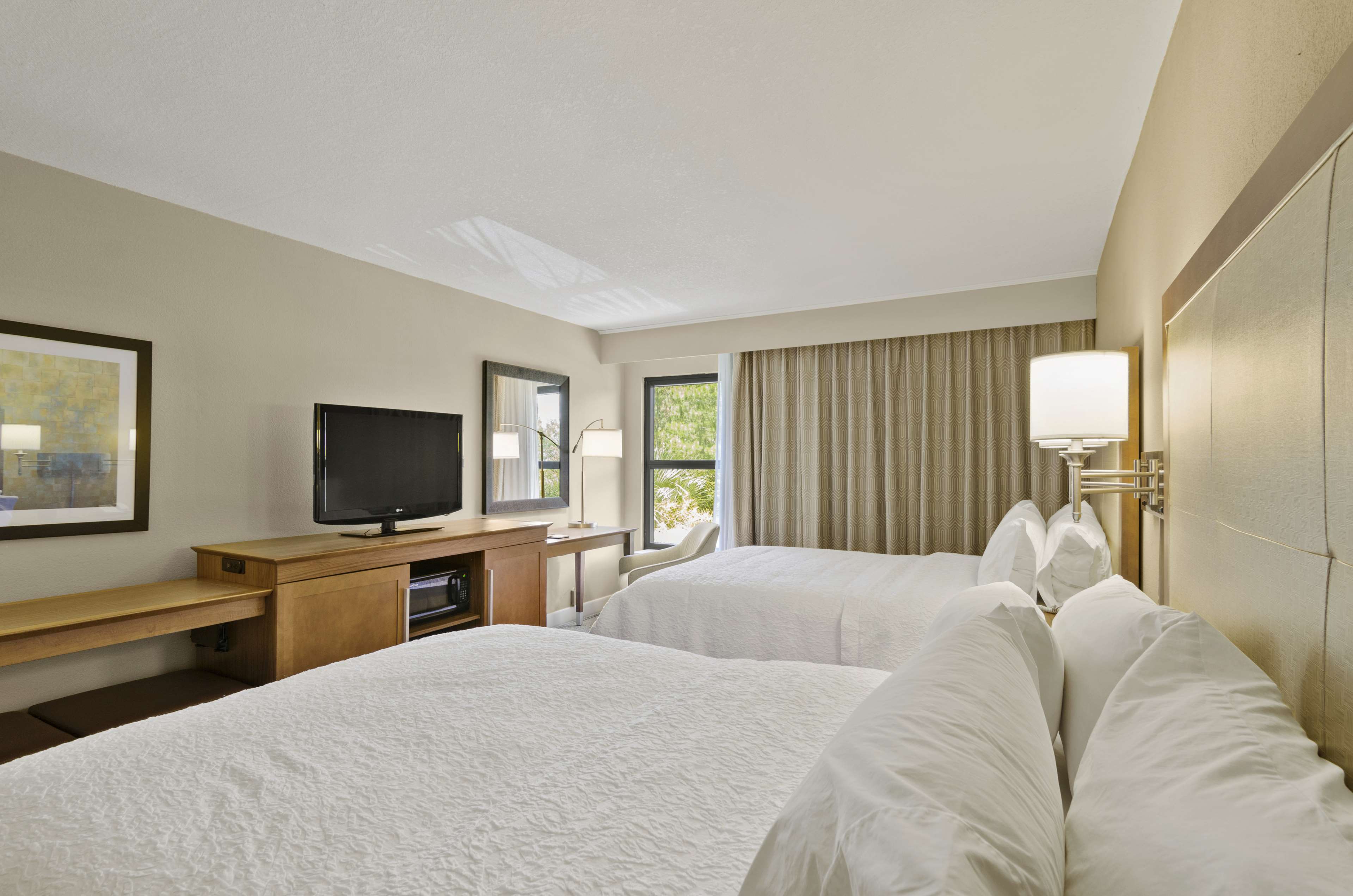 Hampton Inn by Hilton Mount Dora - Tap to explore photos