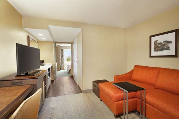  - Hampton Inn & Suites Hummelstown