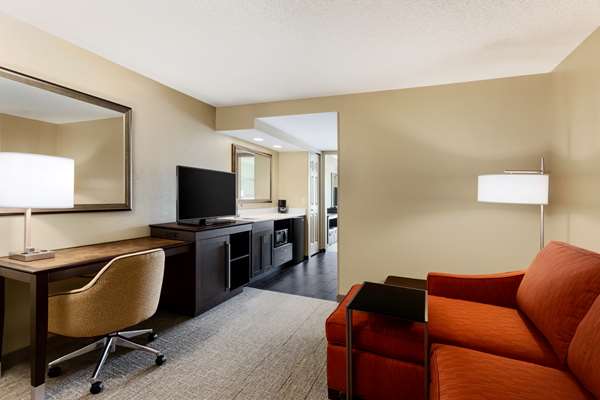  - Hampton Inn & Suites Hummelstown